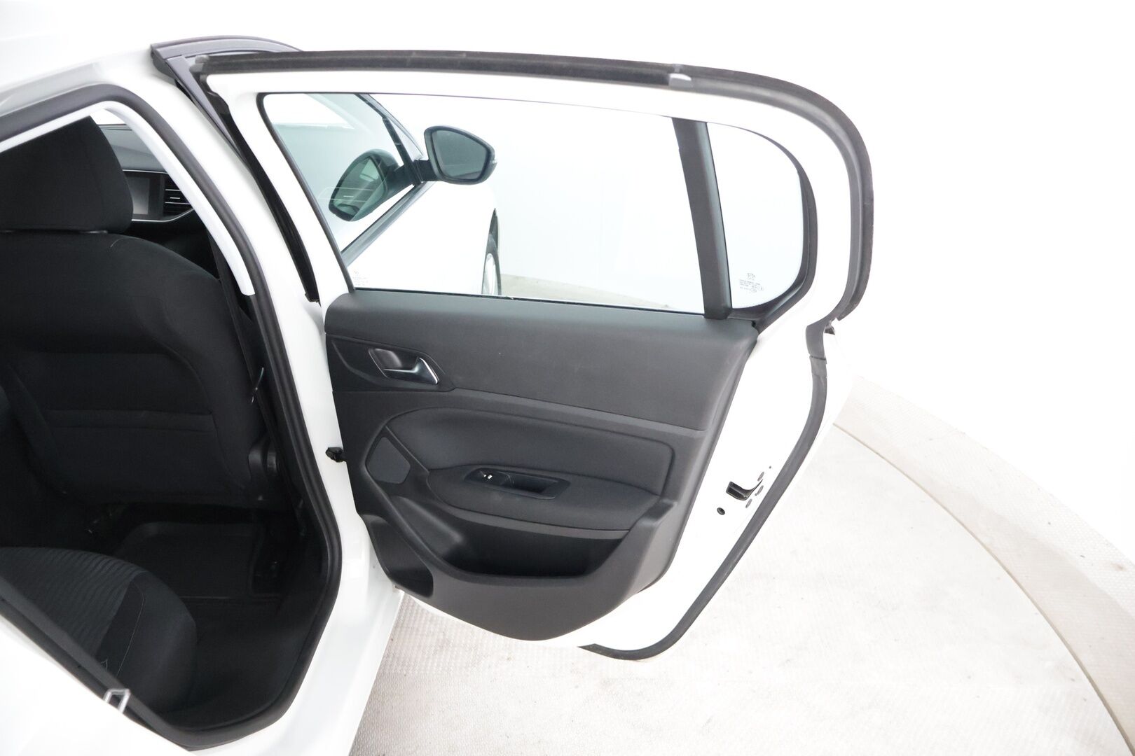 Peugeot 308 2014 Active VTi 82 * Suomi-auto / Lohkolämmitin / Peruutuskamera / Tutkat eteen ja taakse / Bluetooth Audio / 2x renkaat * - *Myydään huutokaupat.com* * Särmät huollot / Hyvät varusteet / Siistikuntoinen yksilö / 2x hyvät renkaat vanteineen *