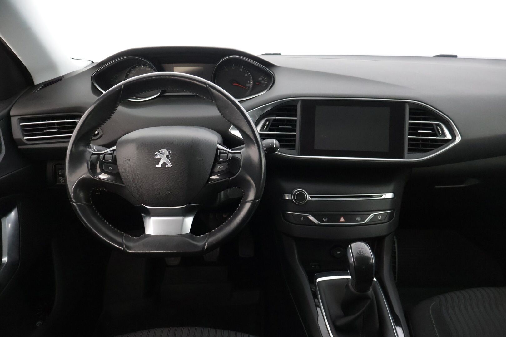Peugeot 308 2014 Active VTi 82 * Suomi-auto / Lohkolämmitin / Peruutuskamera / Tutkat eteen ja taakse / Bluetooth Audio / 2x renkaat * - *Myydään huutokaupat.com* * Särmät huollot / Hyvät varusteet / Siistikuntoinen yksilö / 2x hyvät renkaat vanteineen *