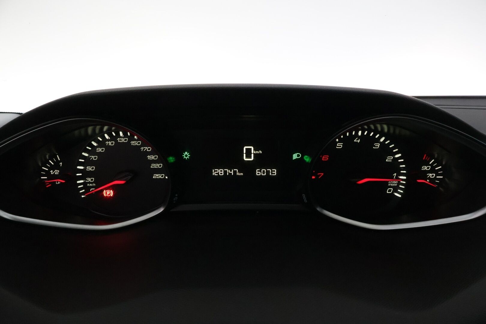 Peugeot 308 2014 Active VTi 82 * Suomi-auto / Lohkolämmitin / Peruutuskamera / Tutkat eteen ja taakse / Bluetooth Audio / 2x renkaat * - *Myydään huutokaupat.com* * Särmät huollot / Hyvät varusteet / Siistikuntoinen yksilö / 2x hyvät renkaat vanteineen *