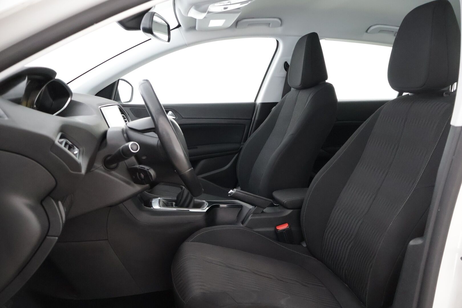 Peugeot 308 2014 Active VTi 82 * Suomi-auto / Lohkolämmitin / Peruutuskamera / Tutkat eteen ja taakse / Bluetooth Audio / 2x renkaat * - *Myydään huutokaupat.com* * Särmät huollot / Hyvät varusteet / Siistikuntoinen yksilö / 2x hyvät renkaat vanteineen *