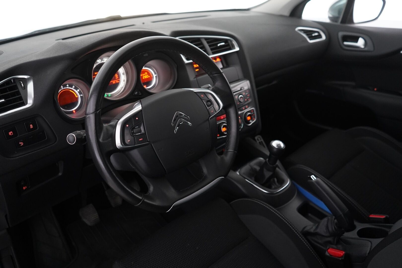 Citroen C4 2013 HDi 92 Edition  *Vakkari / Lohkolämmitin / P. Tutkat / Ilmastointi* - Suomi-auto / Kahdet alumiinivanteet renkailla! / Viimeisin huolto 06/25! / Pitkä leima!