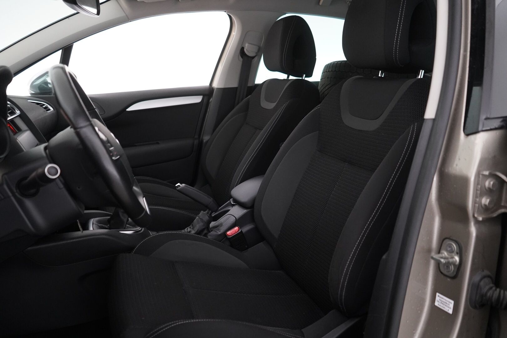 Citroen C4 2013 HDi 92 Edition  *Vakkari / Lohkolämmitin / P. Tutkat / Ilmastointi* - Suomi-auto / Kahdet alumiinivanteet renkailla! / Viimeisin huolto 06/25! / Pitkä leima!