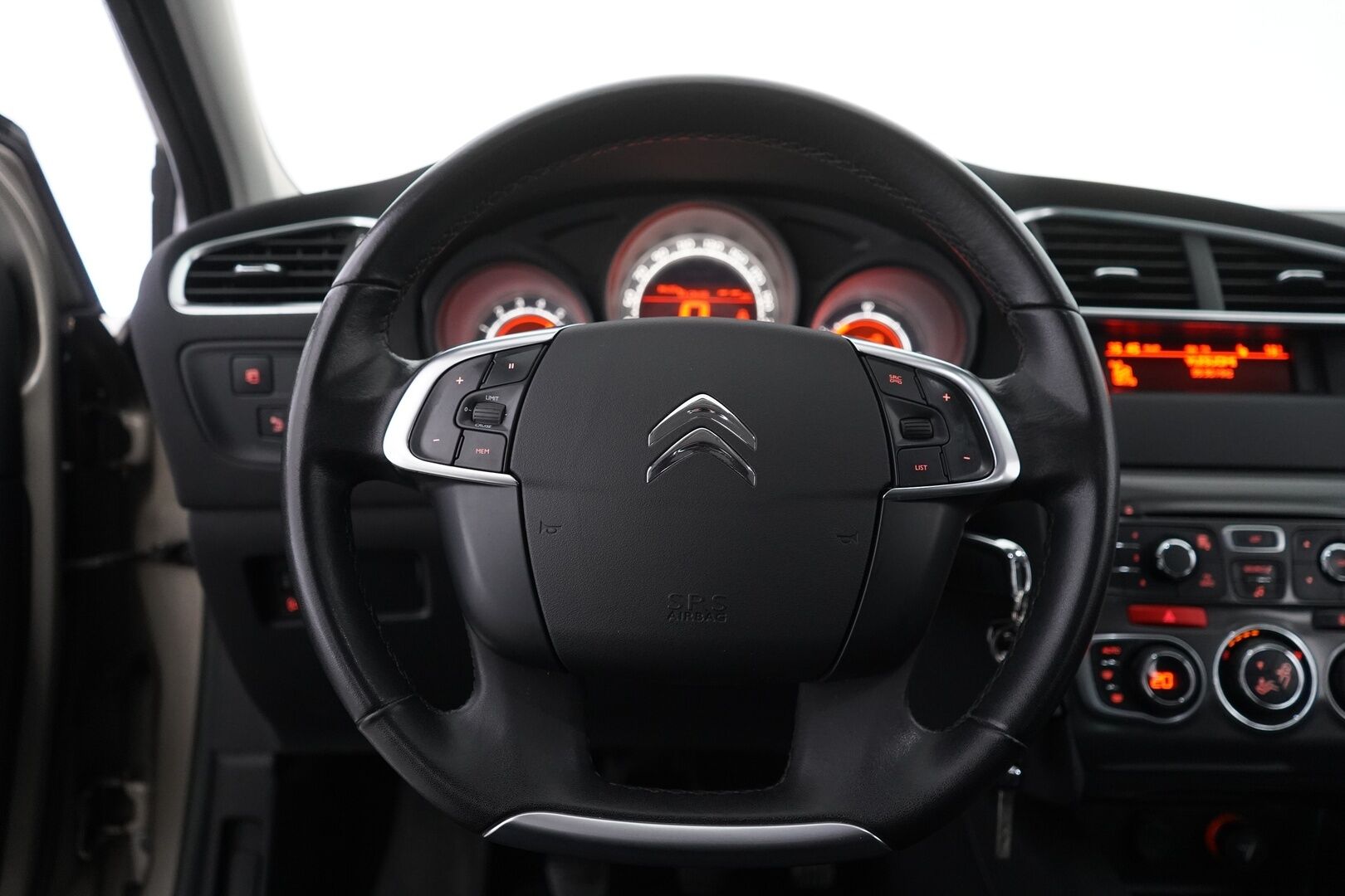 Citroen C4 2013 HDi 92 Edition  *Vakkari / Lohkolämmitin / P. Tutkat / Ilmastointi* - Suomi-auto / Kahdet alumiinivanteet renkailla! / Viimeisin huolto 06/25! / Pitkä leima!