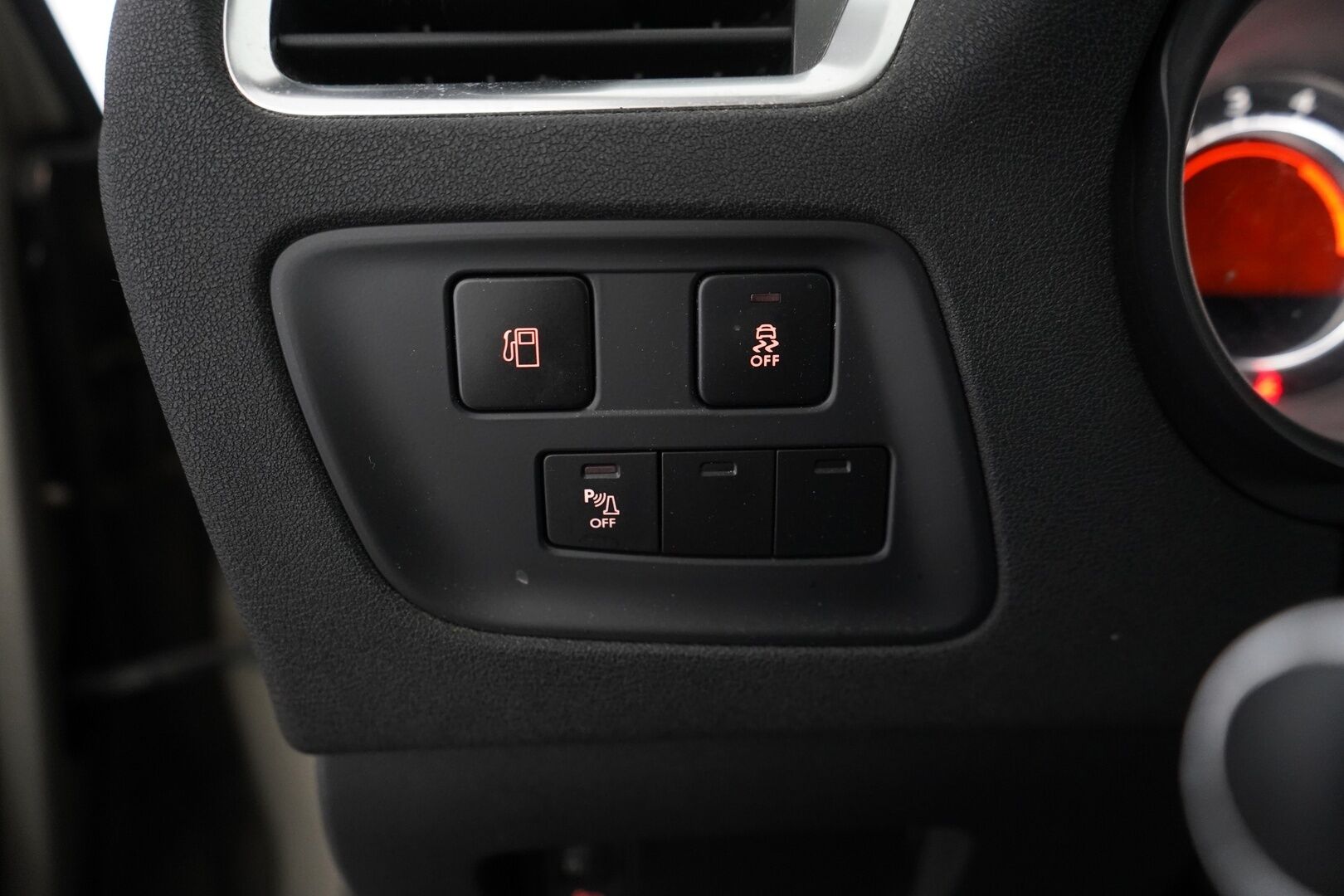 Citroen C4 2013 HDi 92 Edition  *Vakkari / Lohkolämmitin / P. Tutkat / Ilmastointi* - Suomi-auto / Kahdet alumiinivanteet renkailla! / Viimeisin huolto 06/25! / Pitkä leima!