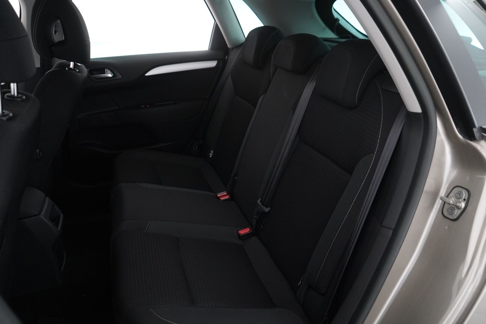 Citroen C4 2013 HDi 92 Edition  *Vakkari / Lohkolämmitin / P. Tutkat / Ilmastointi* - Suomi-auto / Kahdet alumiinivanteet renkailla! / Viimeisin huolto 06/25! / Pitkä leima!