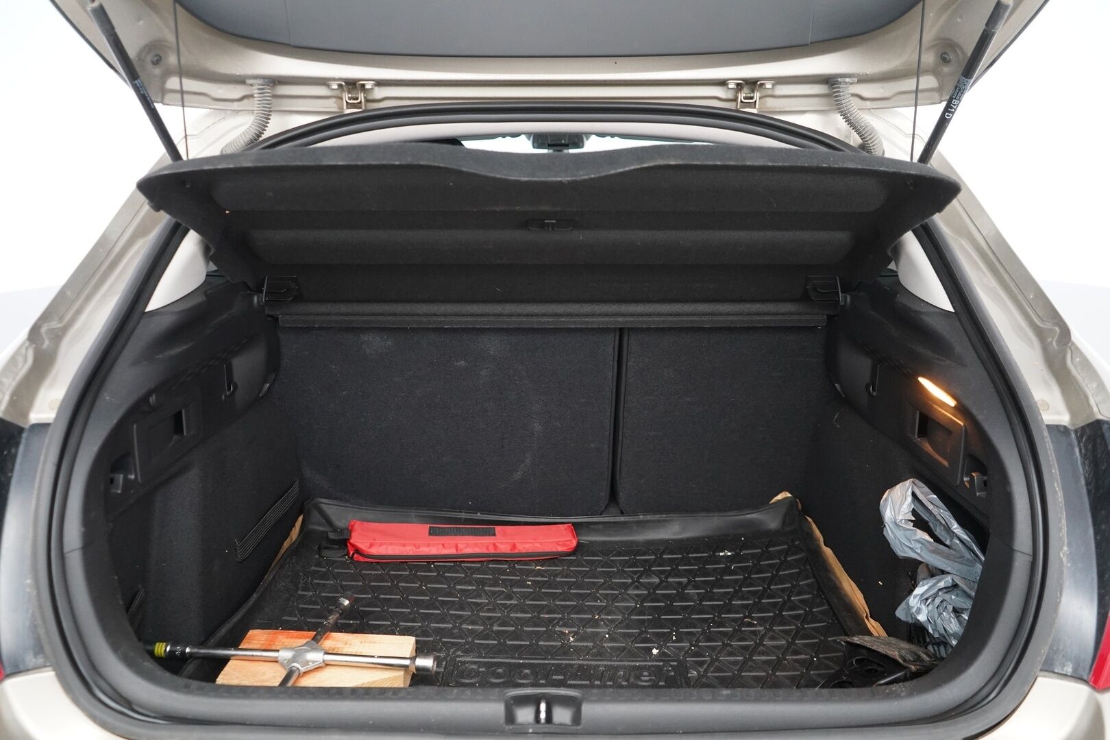Citroen C4 2013 HDi 92 Edition  *Vakkari / Lohkolämmitin / P. Tutkat / Ilmastointi* - Suomi-auto / Kahdet alumiinivanteet renkailla! / Viimeisin huolto 06/25! / Pitkä leima!