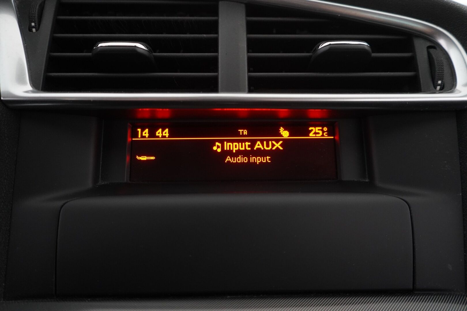 Citroen C4 2013 HDi 92 Edition  *Vakkari / Lohkolämmitin / P. Tutkat / Ilmastointi* - Suomi-auto | Kahdet alumiinivanteet renkailla | Touchpad | Jakopää just tehtynä | - KORKO VAIN 3,99 %