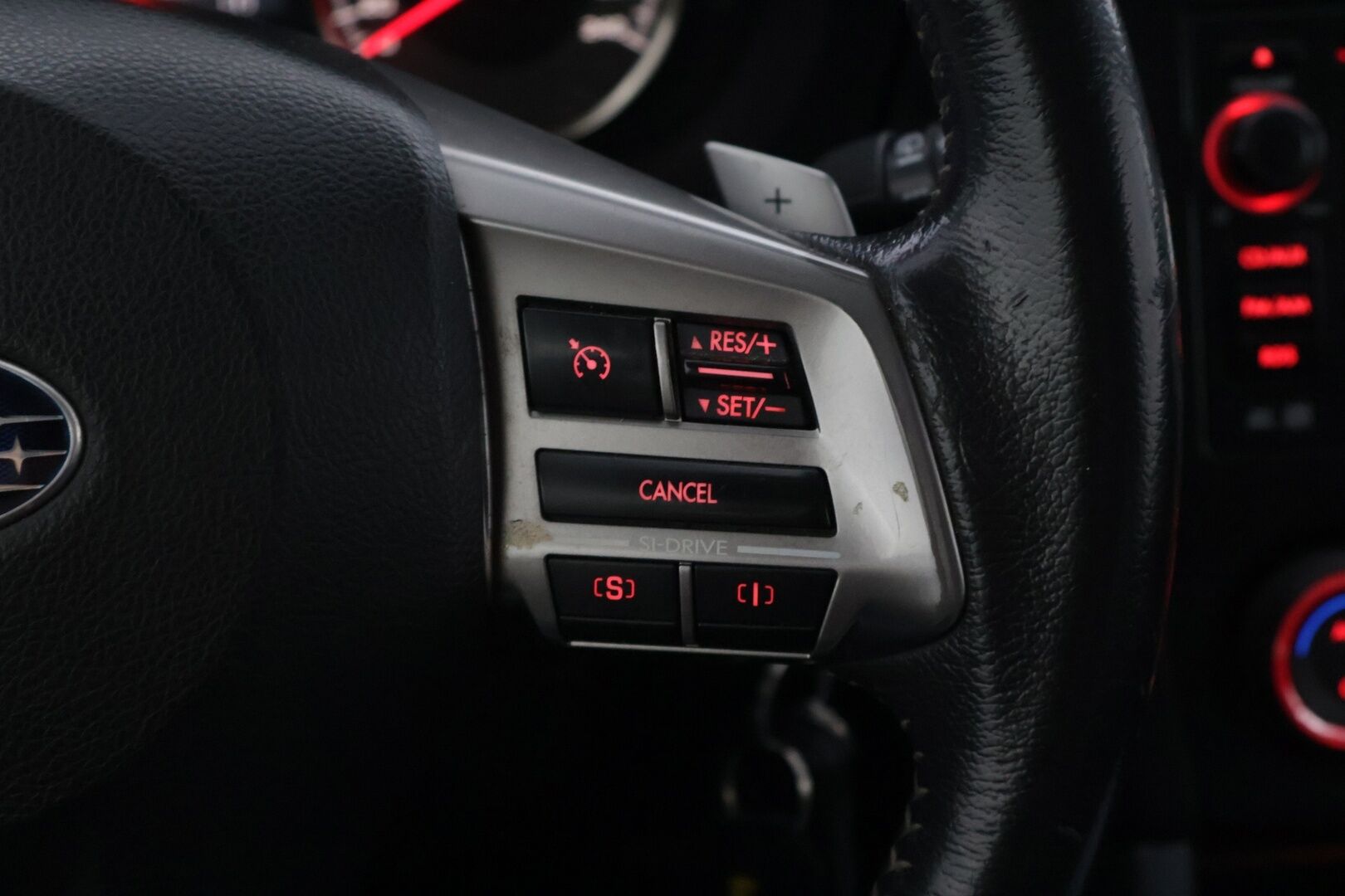 Subaru Forester 2014 2,0i XS CVT *Webasto / P. kamera / Vetokoukku / Kuskinpenkki sähkösäädöllä / Vakkari / Xenon* - Suomi-auto / Katsastettu 05/25 / Todella kattava huoltohistoria / Uudehkot laatu nastarenkaat / X-Mode