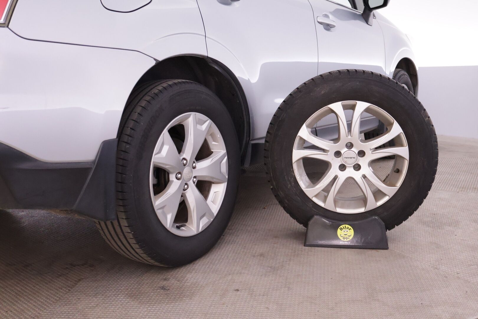 Subaru Forester 2014 2,0i XS CVT *Webasto / P. kamera / Vetokoukku / Kuskinpenkki sähkösäädöllä / Vakkari / Xenon* - Suomi-auto / Katsastettu 05/25 / Todella kattava huoltohistoria / Uudehkot laatu nastarenkaat / X-Mode