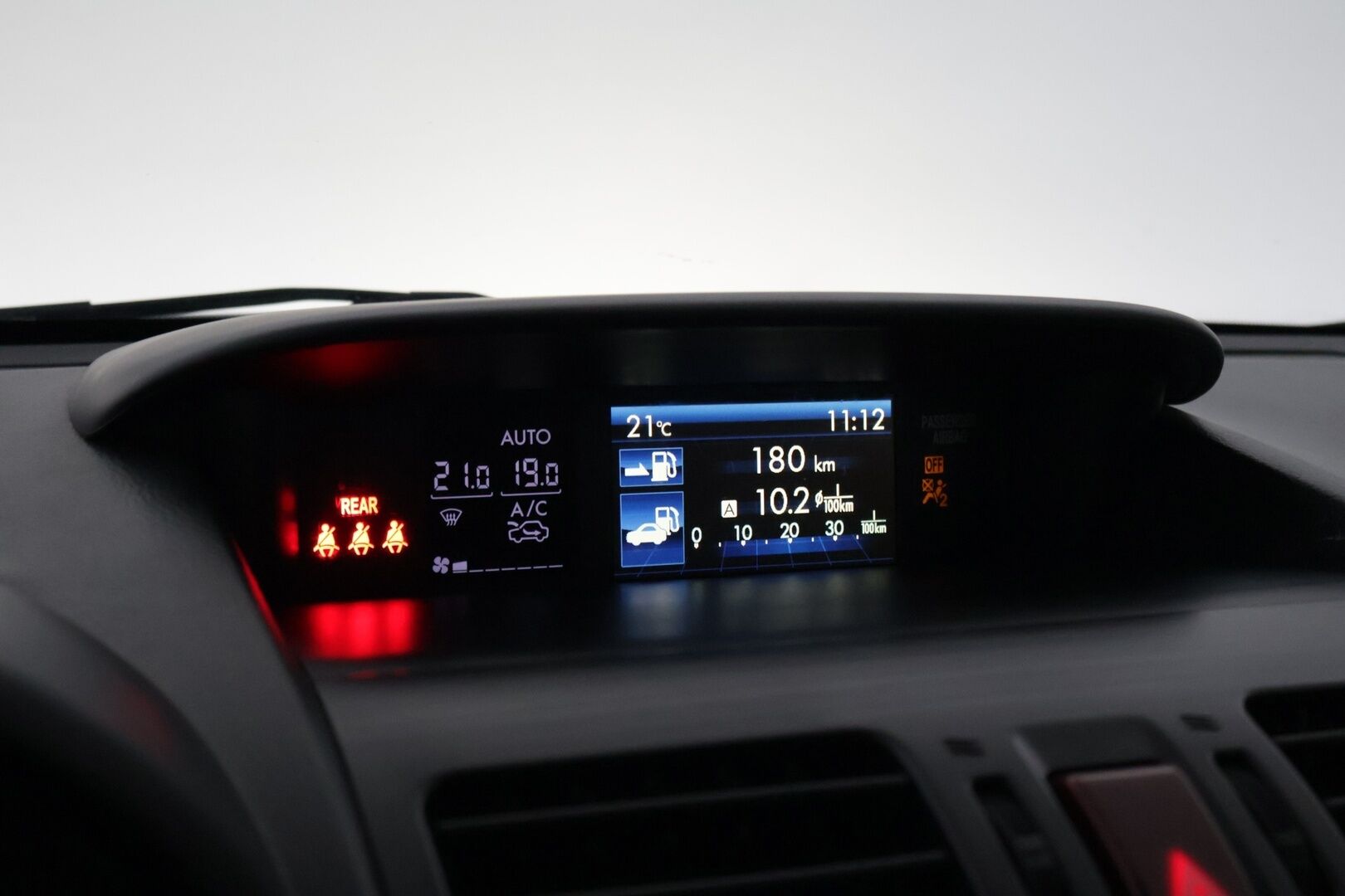 Subaru Forester 2014 2,0i XS CVT *Webasto / P. kamera / Vetokoukku / Kuskinpenkki sähkösäädöllä / Vakkari / Xenon* - Suomi-auto / Katsastettu 05/25 / Todella kattava huoltohistoria / Uudehkot laatu nastarenkaat / X-Mode