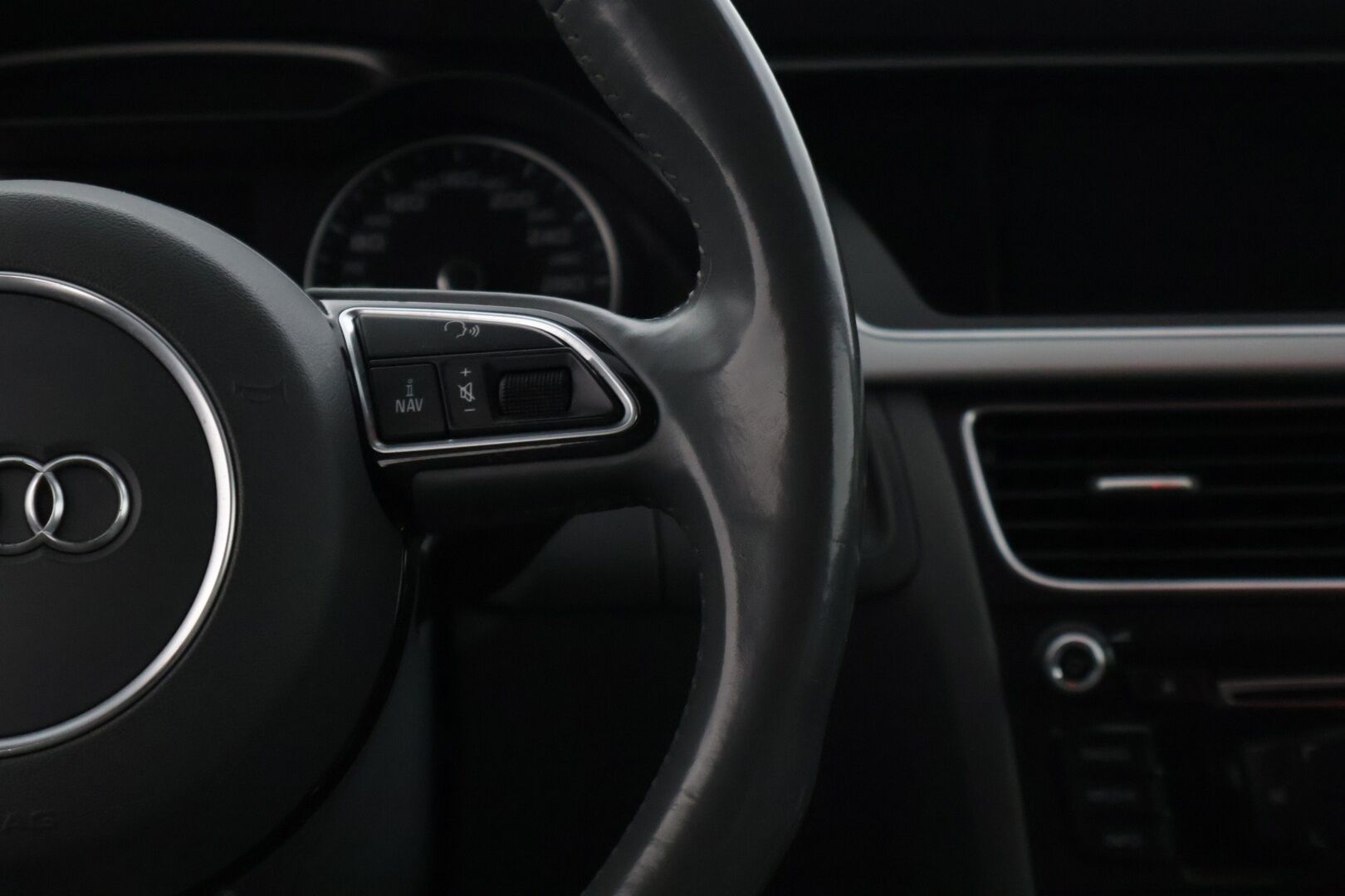 Audi A4 2014 Avant Business 1,8 TFSI 88 kW multitronic *Suomiauto / Lohkolämmitin / Sportpenkit / Tutkat / Vakkari * - *Kahdet renkaat / Asiallisella huoltohistorialla*