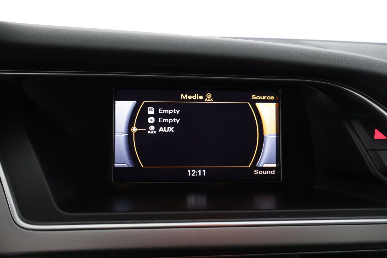 Audi A4 2014 Avant Business 1,8 TFSI 88 kW multitronic *Suomiauto / Lohkolämmitin / Sportpenkit / Tutkat / Vakkari * - *Kahdet renkaat / Asiallisella huoltohistorialla*
