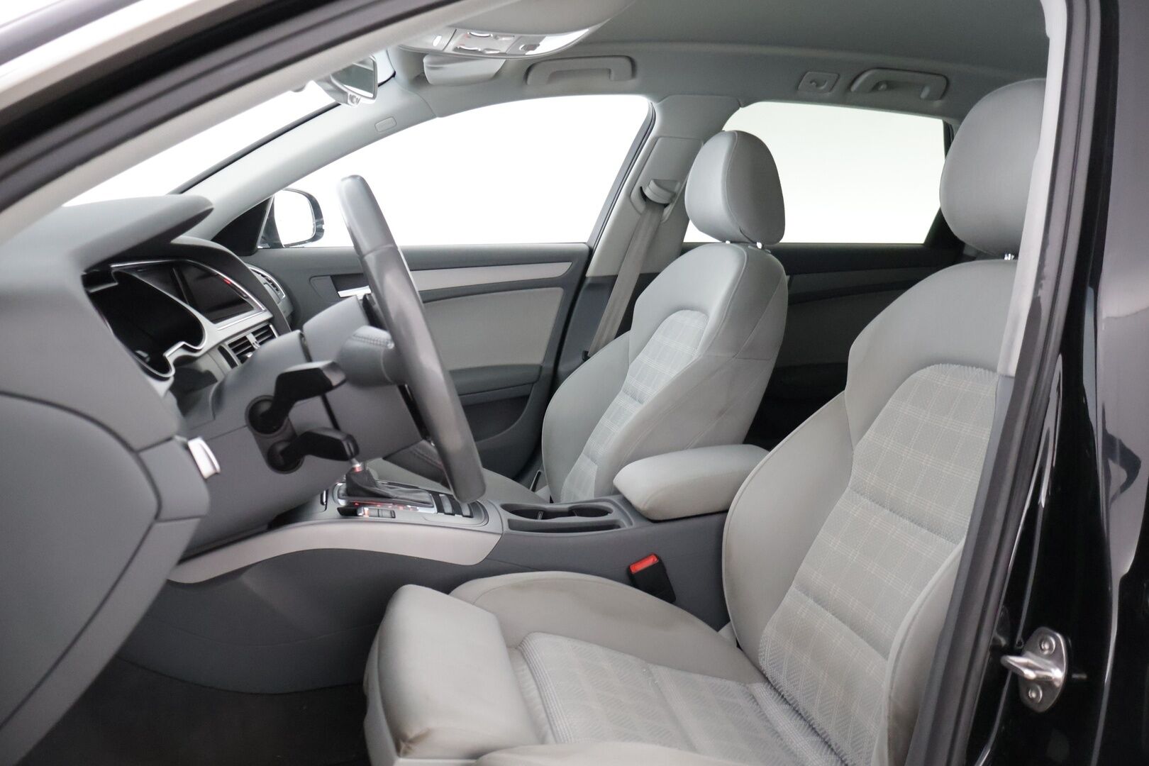 Audi A4 2014 Avant Business 1,8 TFSI 88 kW multitronic *Suomiauto / Lohkolämmitin / Sportpenkit / Tutkat / Vakkari * - *Kahdet renkaat / Asiallisella huoltohistorialla*