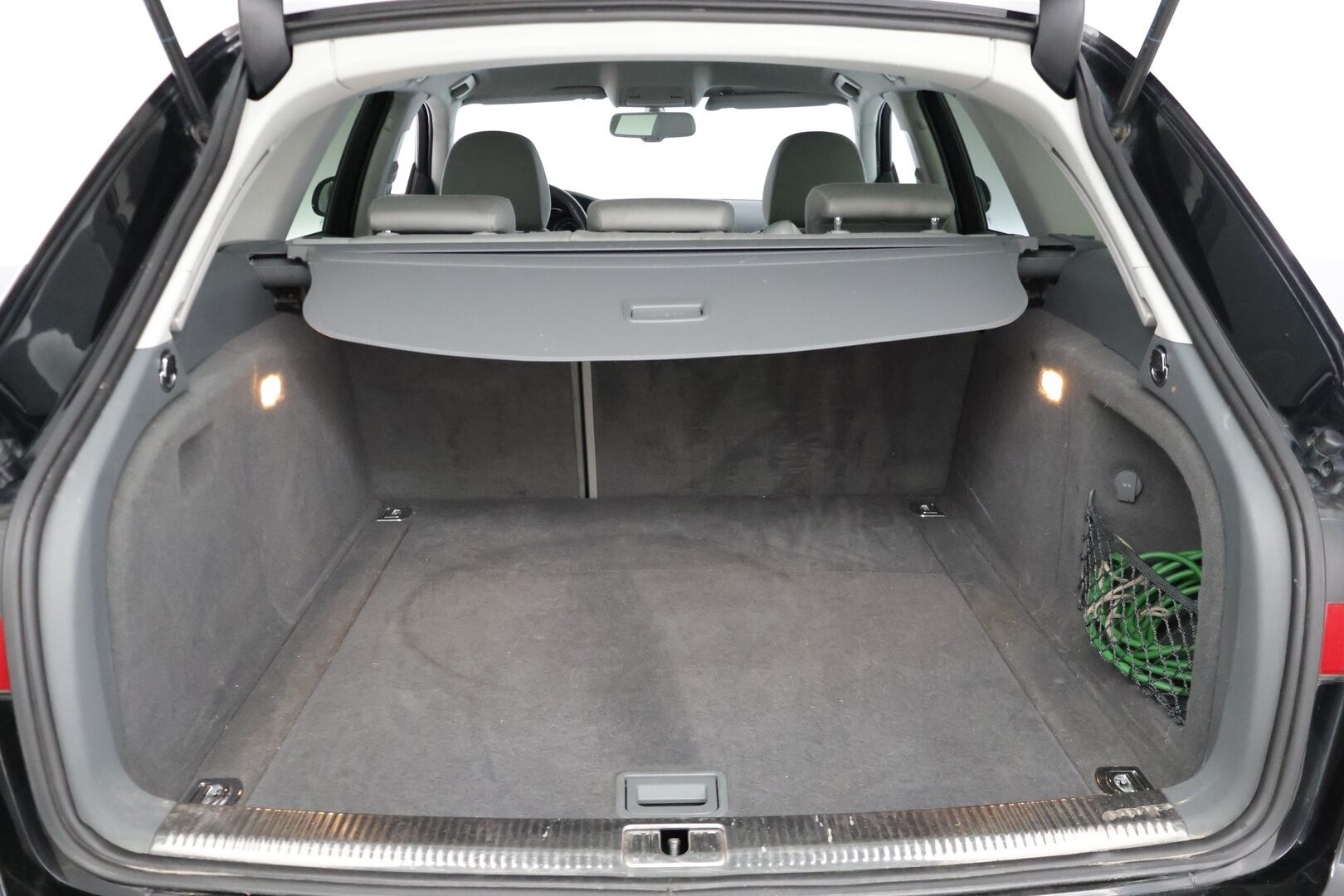 Audi A4 2014 Avant Business 1,8 TFSI 88 kW multitronic *Suomiauto / Lohkolämmitin / Sportpenkit / Tutkat / Vakkari * - *Kahdet renkaat / Asiallisella huoltohistorialla*