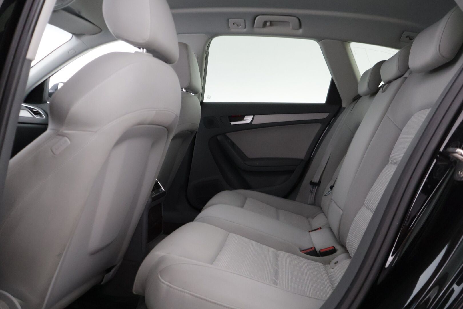 Audi A4 2014 Avant Business 1,8 TFSI 88 kW multitronic *Suomiauto / Lohkolämmitin / Sportpenkit / Tutkat / Vakkari * - *Kahdet renkaat / Asiallisella huoltohistorialla*