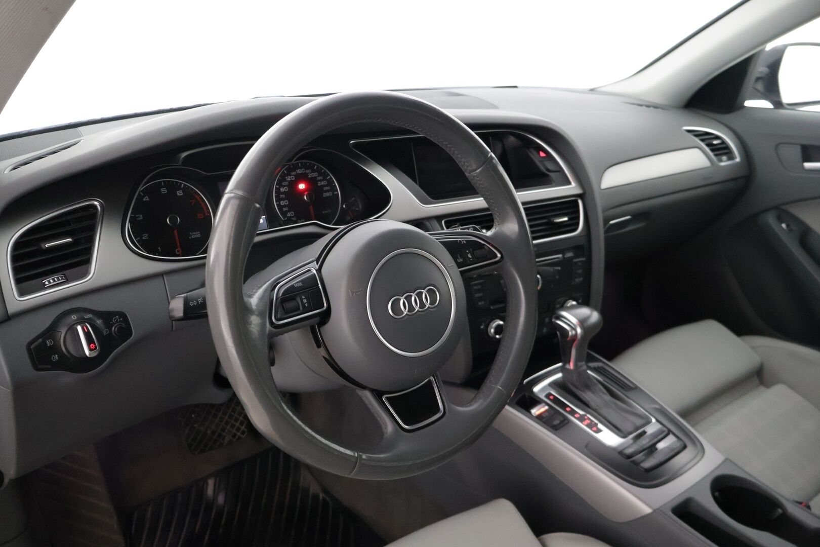 Audi A4 2014 Avant Business 1,8 TFSI 88 kW multitronic *Suomiauto / Lohkolämmitin / Sportpenkit / Tutkat / Vakkari * - *Kahdet renkaat / Asiallisella huoltohistorialla*
