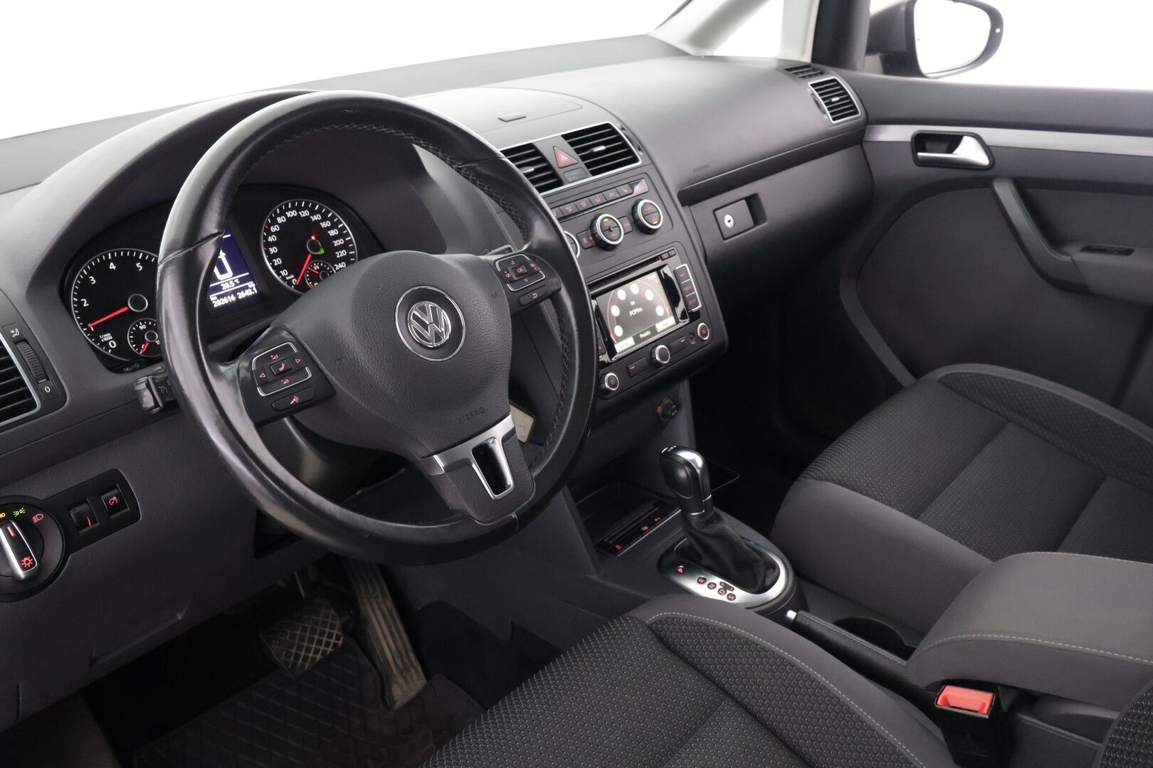 Volkswagen Touran 2014 Comfortline 1,4 TSI 103 kW (140 hv) DSG-automaatti - *7-Paikkainen / Koukku / Webasto / Xenovalot / Tutkat*