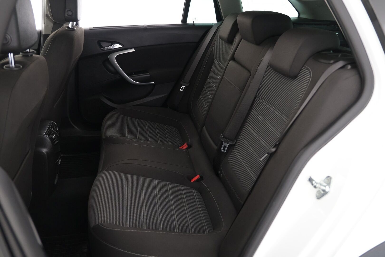 Opel Insignia 2015 Country Tourer 2,0 CDTI BiTurbo 4x4 143kW AT6 - | Vakkari | Juuri uusittu tuulilasi | Lämmitettävä Ratti |