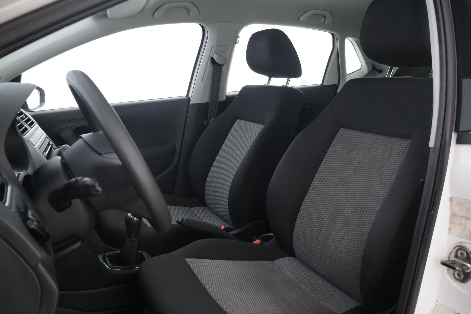 Volkswagen Polo 2014 Trendline Edition 1,2 51 kW (70 hv) 4-ovinen - | Jakoketju vaihdettu 5/26 | Lohkolämmitin | Hyvät renkaat |