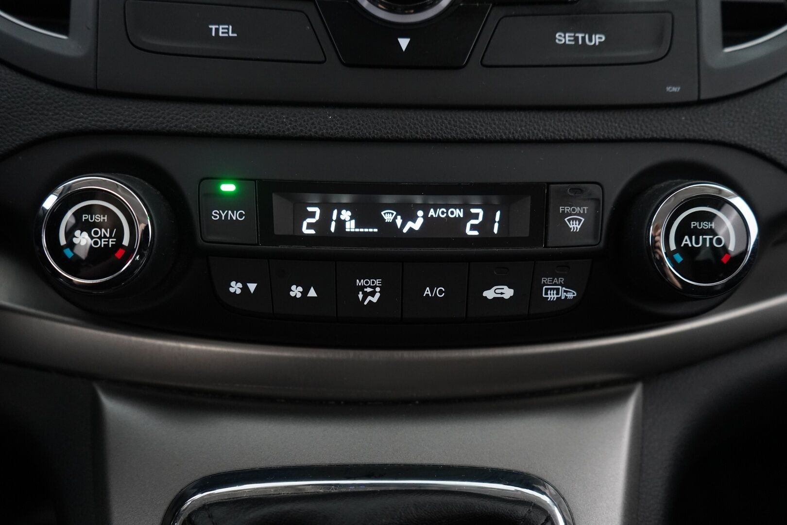 Honda CR-V 2014 1,6 Diesel Lifesyle Business * P.Kamera / Nahka-alcantara / Vakkari / Vetokoukku - Suomi-auto / Kahdet renkaat alumiinivantein / Vetokoukku / Fiksu huoltohistoria