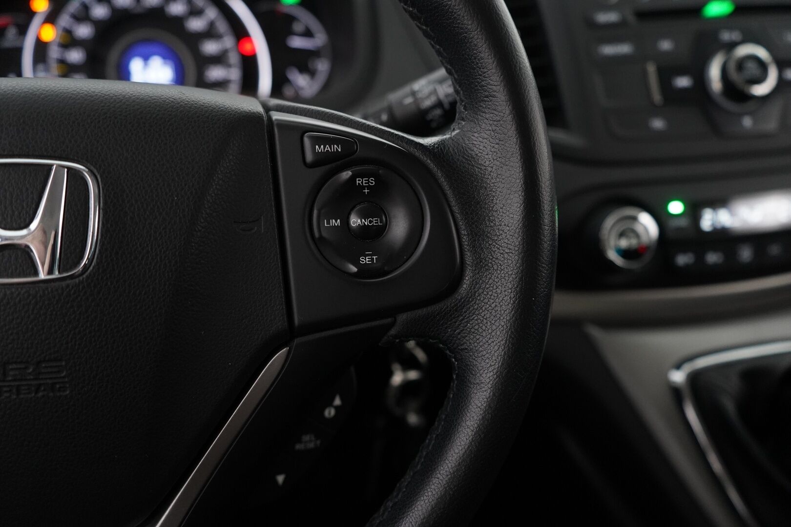 Honda CR-V 2014 1,6 Diesel Lifesyle Business * P.Kamera / Nahka-alcantara / Vakkari / Vetokoukku - Suomi-auto / Kahdet renkaat alumiinivantein / Vetokoukku / Fiksu huoltohistoria