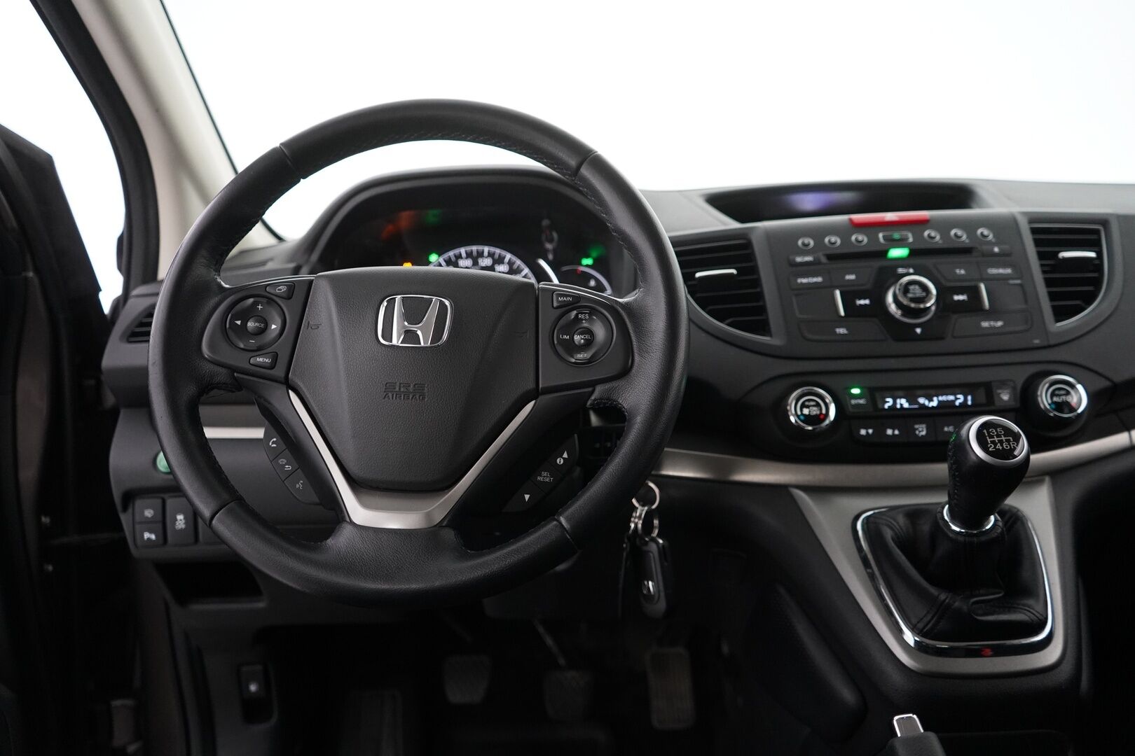 Honda CR-V 2014 1,6 Diesel Lifesyle Business * P.Kamera / Nahka-alcantara / Vakkari / Vetokoukku - Suomi-auto / Kahdet renkaat alumiinivantein / Vetokoukku / Fiksu huoltohistoria