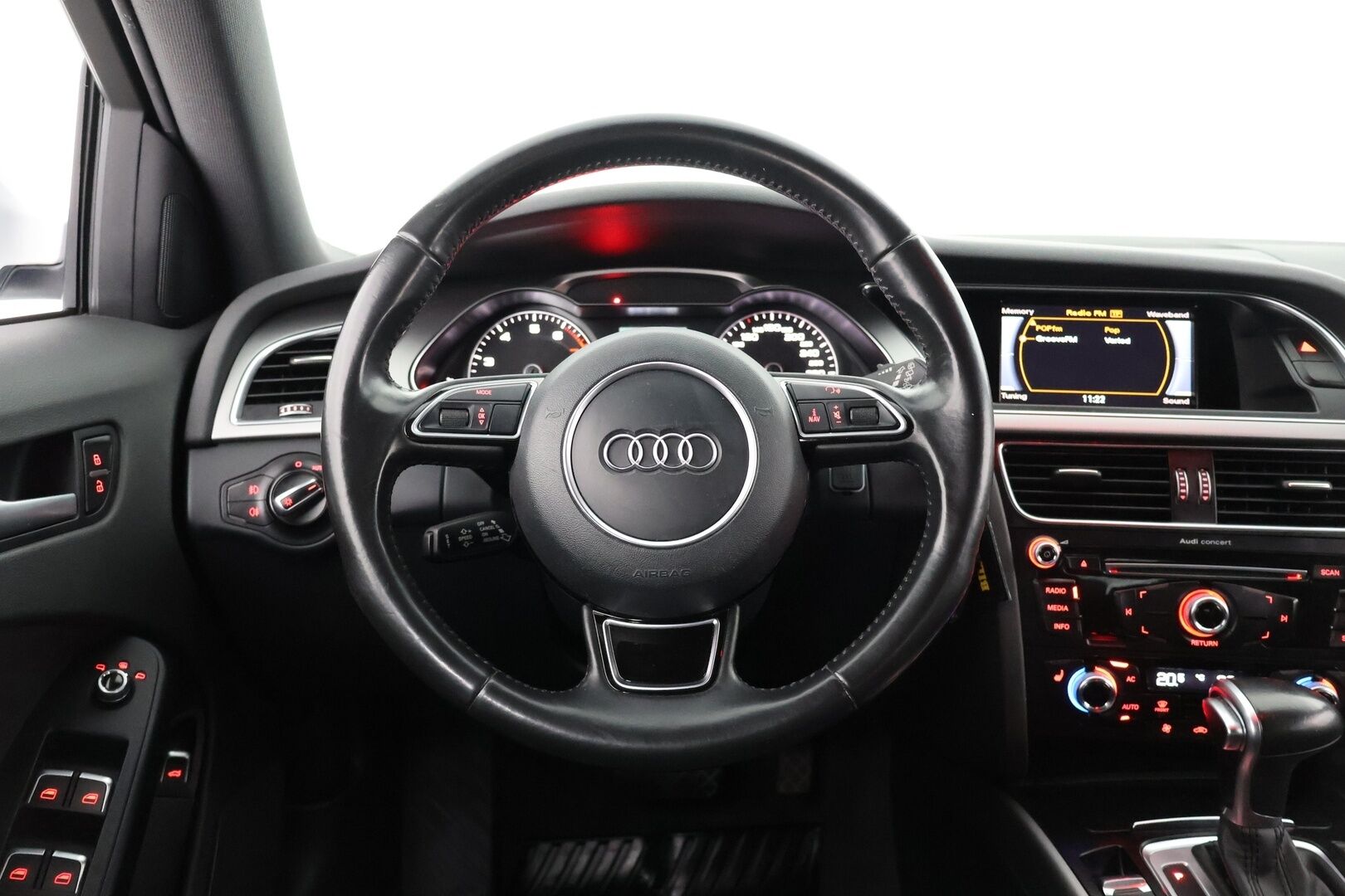Audi A4 ALLROAD 2014 Land of quattro Edition 2,0 TFSI 165 kW quattro S tronic - | Suomi-Auto | Webasto | Vakkari | Sport-Istuimet | Vetokoukku | Sähköluukku
