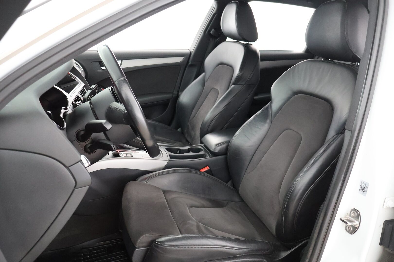 Audi A4 ALLROAD 2014 Land of quattro Edition 2,0 TFSI 165 kW quattro S tronic - | Suomi-Auto | Webasto | Vakkari | Sport-Istuimet | Vetokoukku | Sähköluukku