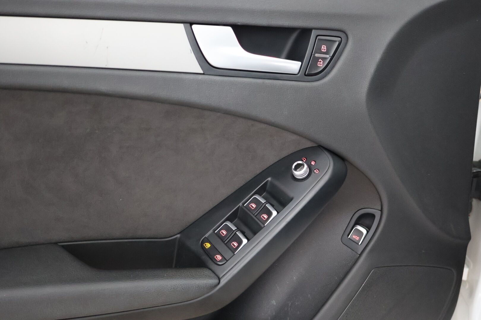 Audi A4 ALLROAD 2014 Land of quattro Edition 2,0 TFSI 165 kW quattro S tronic - | Suomi-Auto | Webasto | Vakkari | Sport-Istuimet | Vetokoukku | Sähköluukku