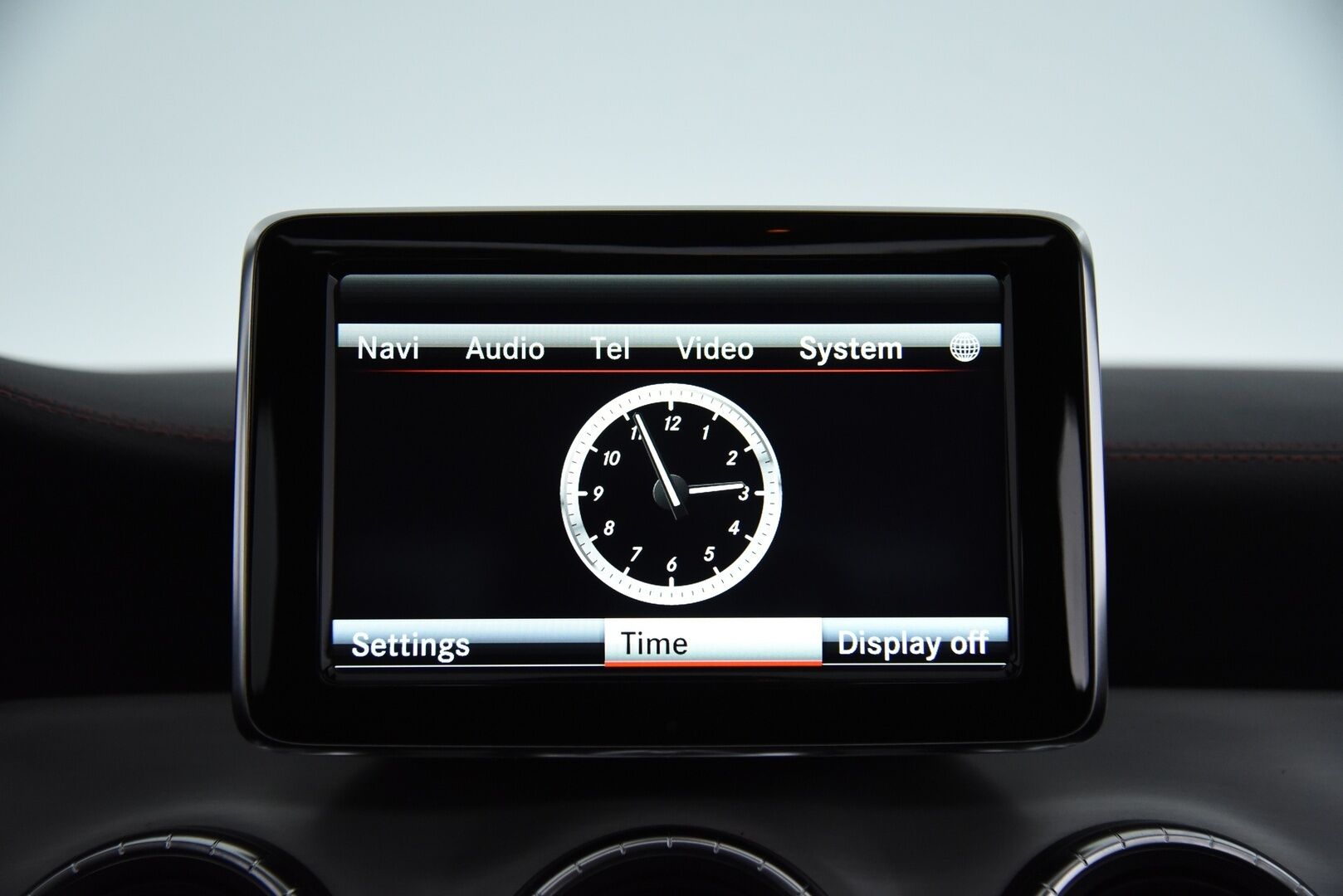 Mercedes-Benz CLA 45 AMG 2014 45 AMG 4Matic A / Distronic+ / H/K / Panorama / Sport-putkisto / BLIS / Muistipenkki / - / Suomi-auto / Ketju tarkistettu! / Tuoreesti huollettu / Huippusiisti! / - HULLU BLACKWEEK KORKOTARJOUS 2,49%