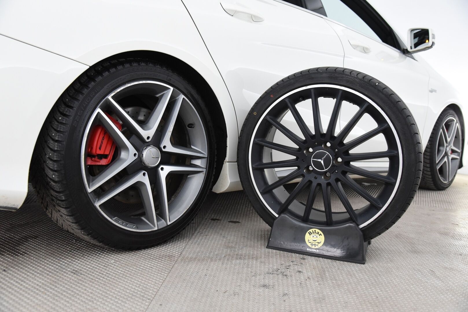 Mercedes-Benz CLA 45 AMG 2014 45 AMG 4Matic A / Distronic+ / H/K / Panorama / Sport-putkisto / BLIS / Muistipenkki / - / Suomi-auto / Ketju tarkistettu! / Tuoreesti huollettu / Huippusiisti! / - HULLU BLACKWEEK KORKOTARJOUS 2,49%