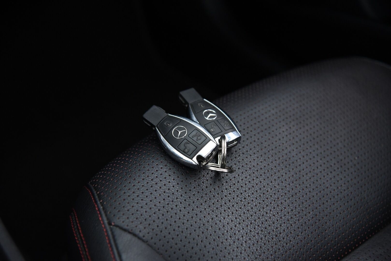 Mercedes-Benz CLA 45 AMG 2014 45 AMG 4Matic A / Distronic+ / H/K / Panorama / Sport-putkisto / BLIS / Muistipenkki / - / Suomi-auto / Ketju tarkistettu! / Tuoreesti huollettu / Huippusiisti! / - HULLU BLACKWEEK KORKOTARJOUS 2,49%