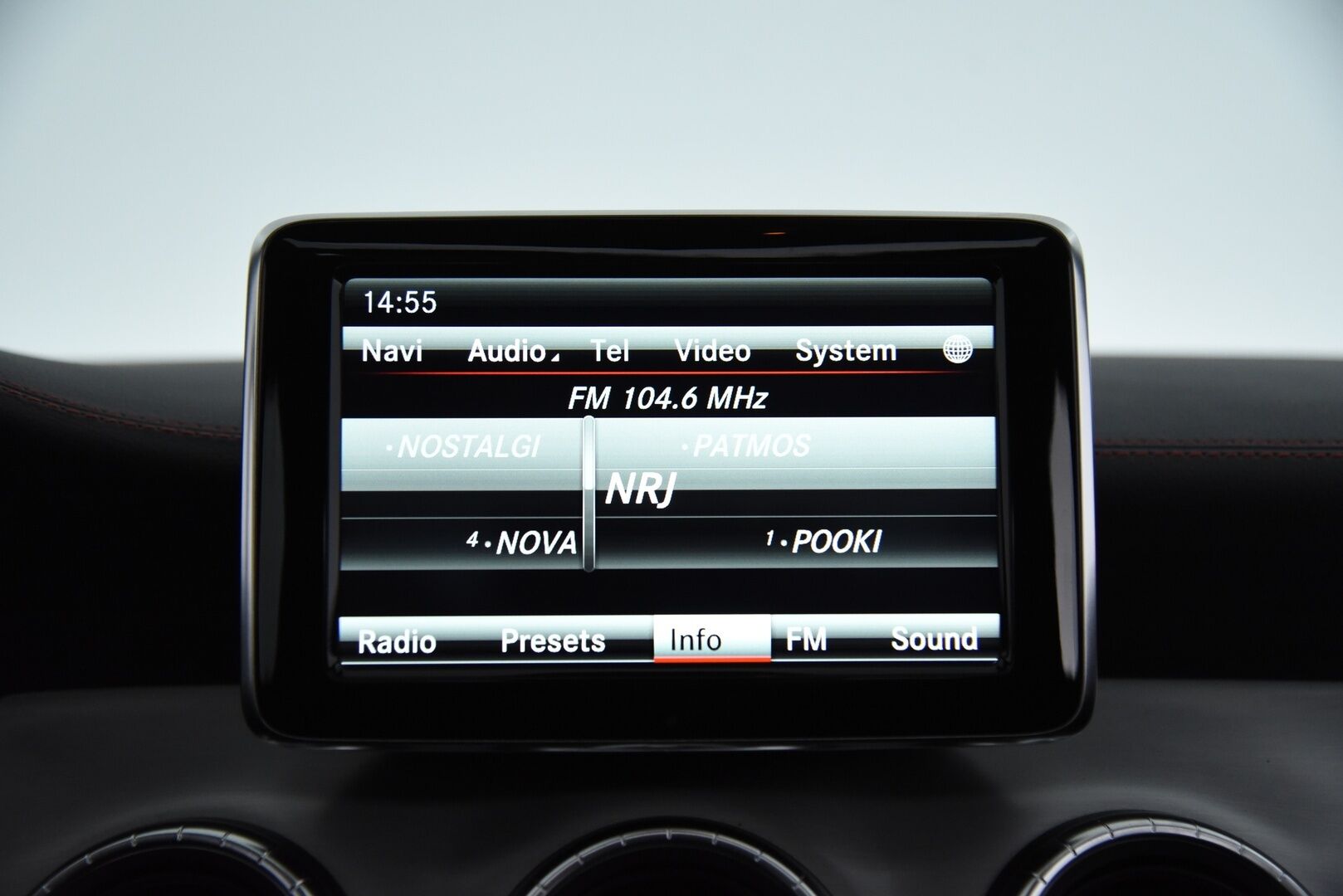 Mercedes-Benz CLA 45 AMG 2014 45 AMG 4Matic A / Distronic+ / H/K / Panorama / Sport-putkisto / BLIS / Muistipenkki / - / Suomi-auto / Ketju tarkistettu! / Tuoreesti huollettu / Huippusiisti! / - HULLU BLACKWEEK KORKOTARJOUS 2,49%