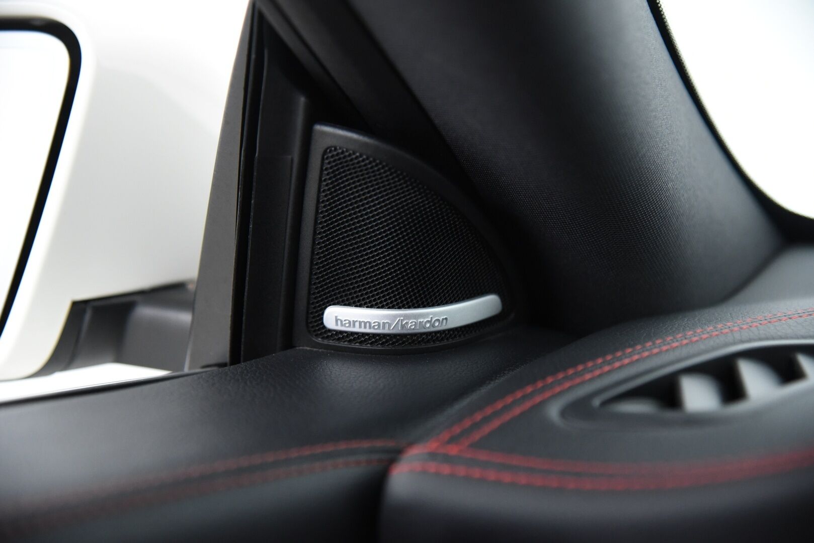 Mercedes-Benz CLA 45 AMG 2014 45 AMG 4Matic A / Distronic+ / H/K / Panorama / Sport-putkisto / BLIS / Muistipenkki / - / Suomi-auto / Ketju tarkistettu! / Tuoreesti huollettu / Huippusiisti! / - HULLU BLACKWEEK KORKOTARJOUS 2,49%