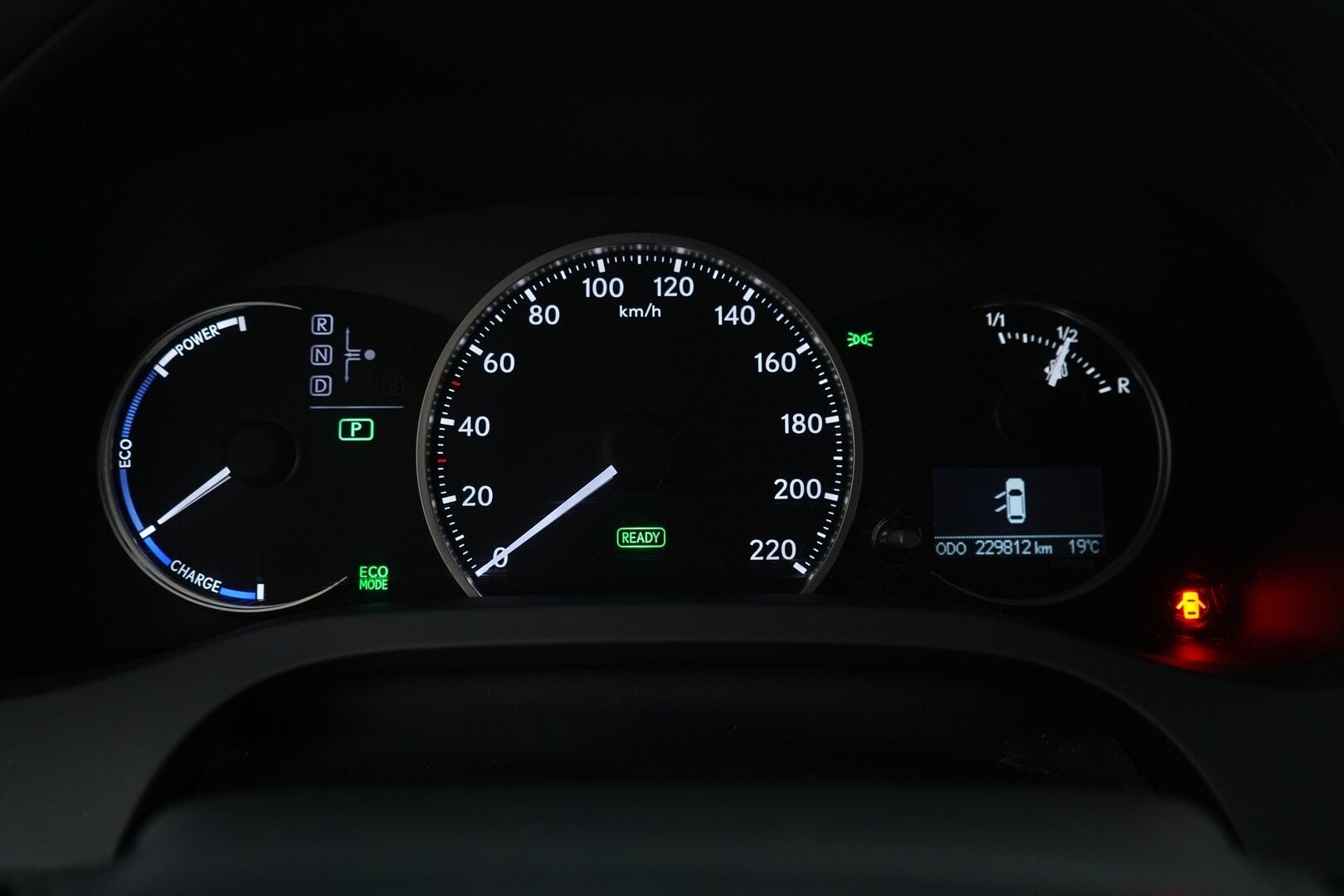 Lexus CT 2014 200h Hybrid A Comfort *Lohko / Vakkari / KeylessGo / Bt / Metalliväri* - Suomi-Auto / Huollettu 225tkm / Kahdet renkaat