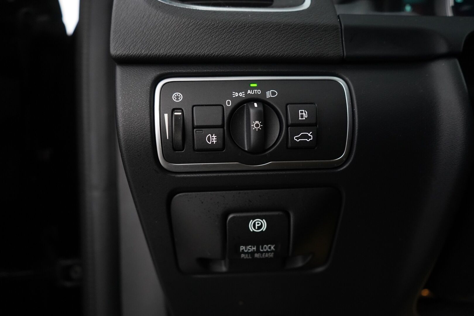 Volvo S60 2014 D4 Business aut *VOC / Webasto / Ratinlämmitin / Vakkari / Bluetooth / Tutkat / Lämmitettävä Tuulilasi* - Suomi-Auto / Juuri huollettu / Jakopää 10/23 / Kahdet Vanteet