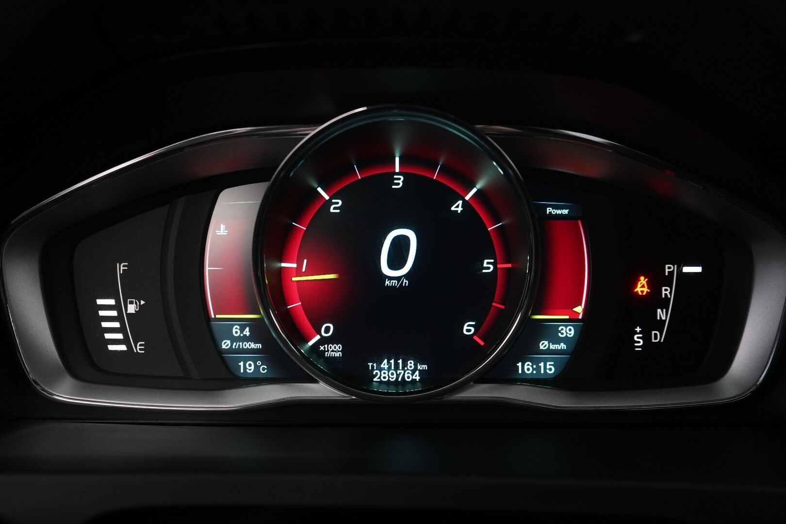 Volvo S60 2014 D4 Business aut *VOC / Webasto / Ratinlämmitin / Vakkari / Bluetooth / Tutkat / Lämmitettävä Tuulilasi* - Suomi-Auto / Juuri huollettu / Jakopää 10/23 / Kahdet Vanteet
