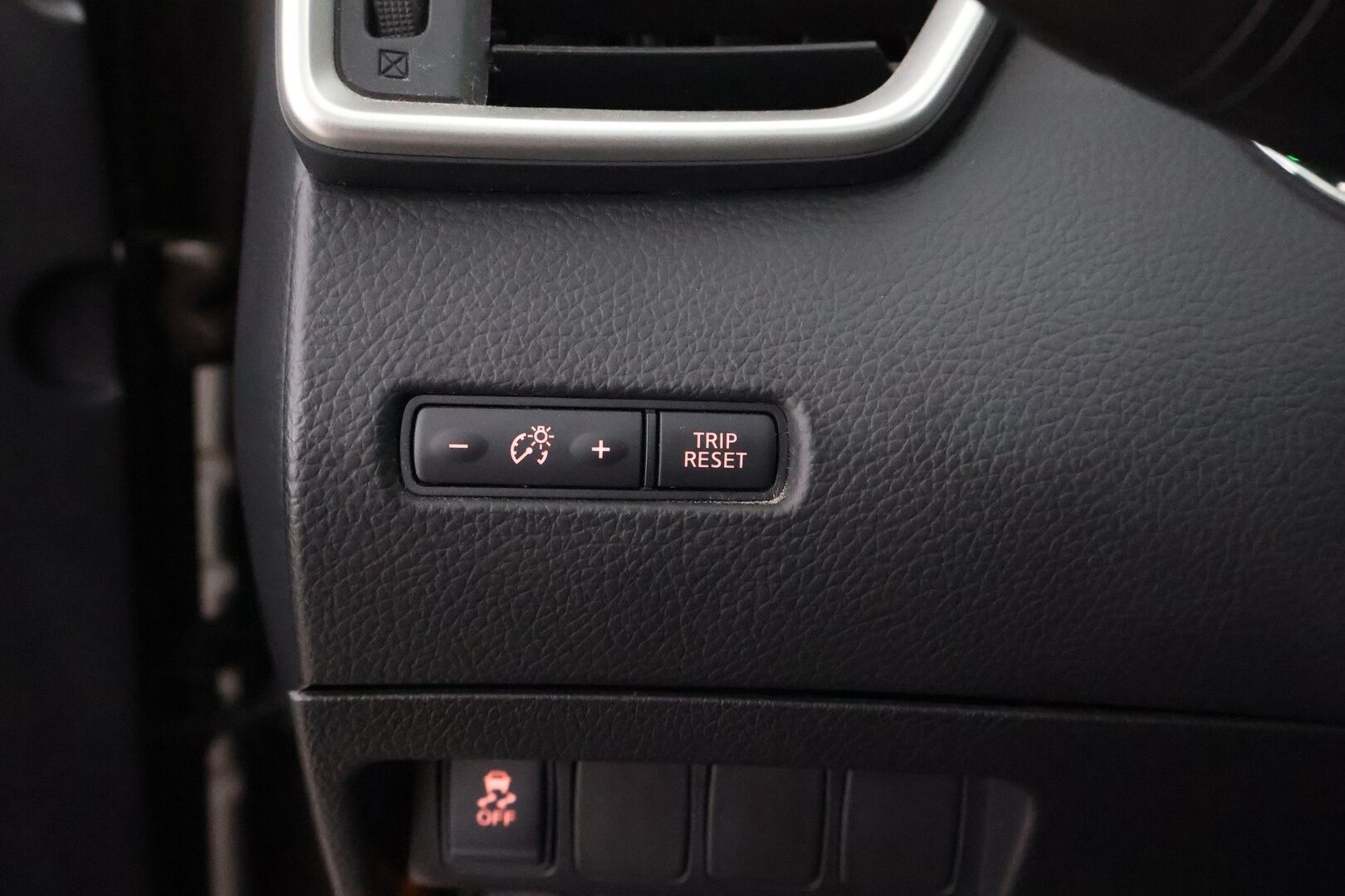 Nissan Qashqai 2014 1,6dCi Tekna 2WD Xtronic Driver Asst - Suomiauto / Lasikatto / 360-Kamera / Vetokoukku / Lämm.Tuulilasi / Adapt.LED / Lohko & Sisäpistoke / Hyvät varusteet!