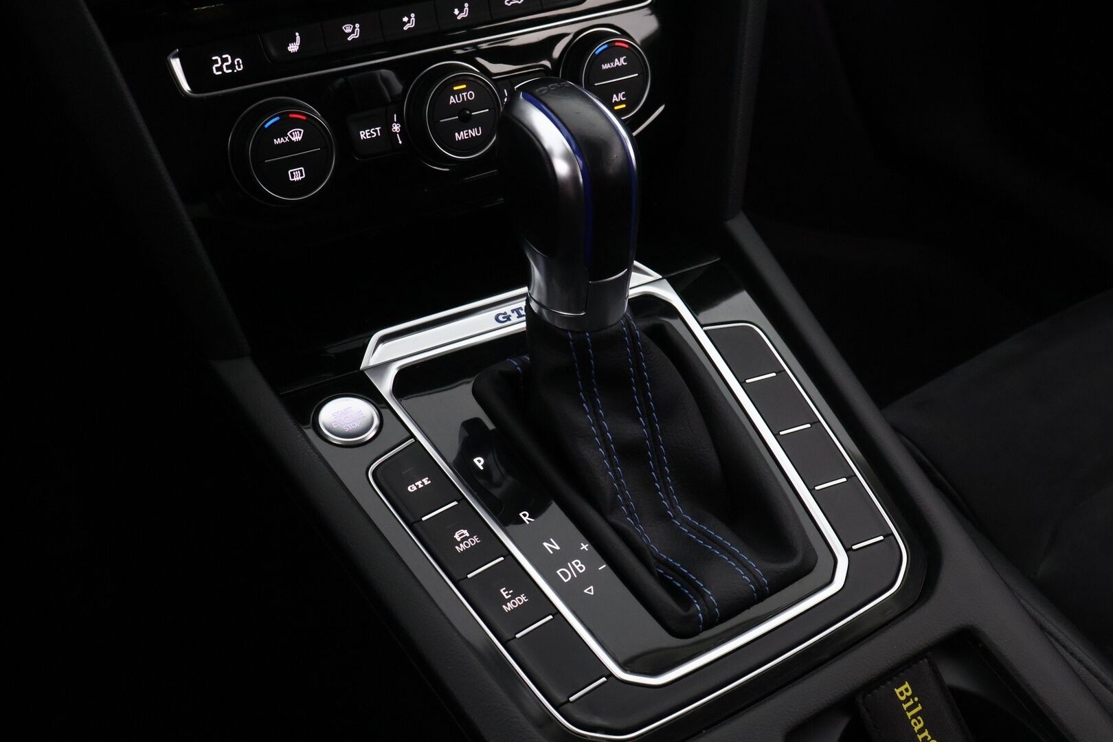 Volkswagen Passat 2016 Variant GTE Plug-In Hybrid 160 kW DSG *Myydään vain yrityksille!* - * Tämä auto myydään YritysOutlet -valikoimasta vain yritykselle* Webasto / P-kamera / ACC / Koukku / Led-ajovalot / Nahka-Alcantra*