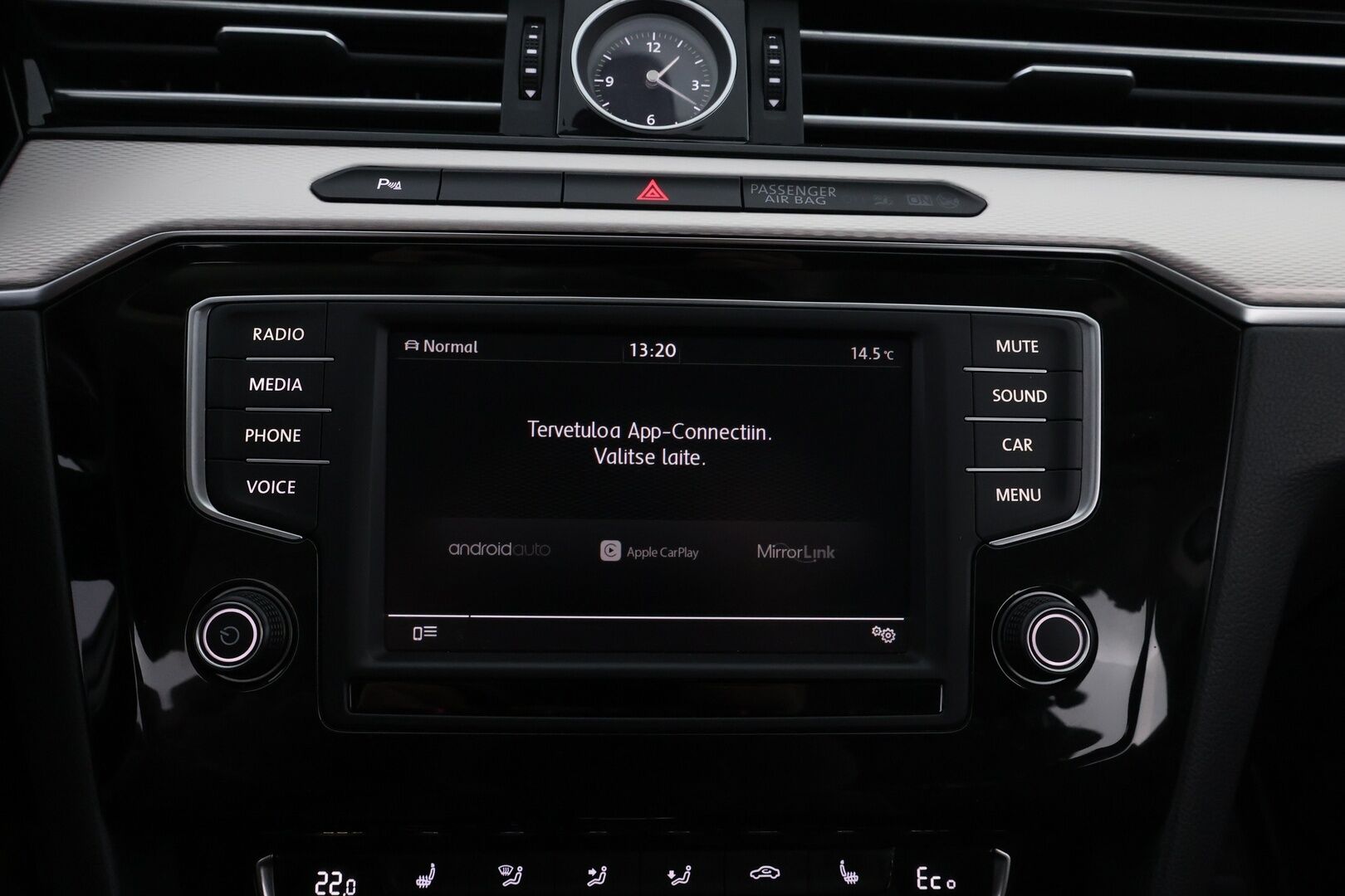 Volkswagen Passat 2016 Variant GTE Plug-In Hybrid 160 kW DSG *Myydään vain yrityksille!* - * Tämä auto myydään YritysOutlet -valikoimasta vain yritykselle* Webasto / P-kamera / ACC / Koukku / Led-ajovalot / Nahka-Alcantra*