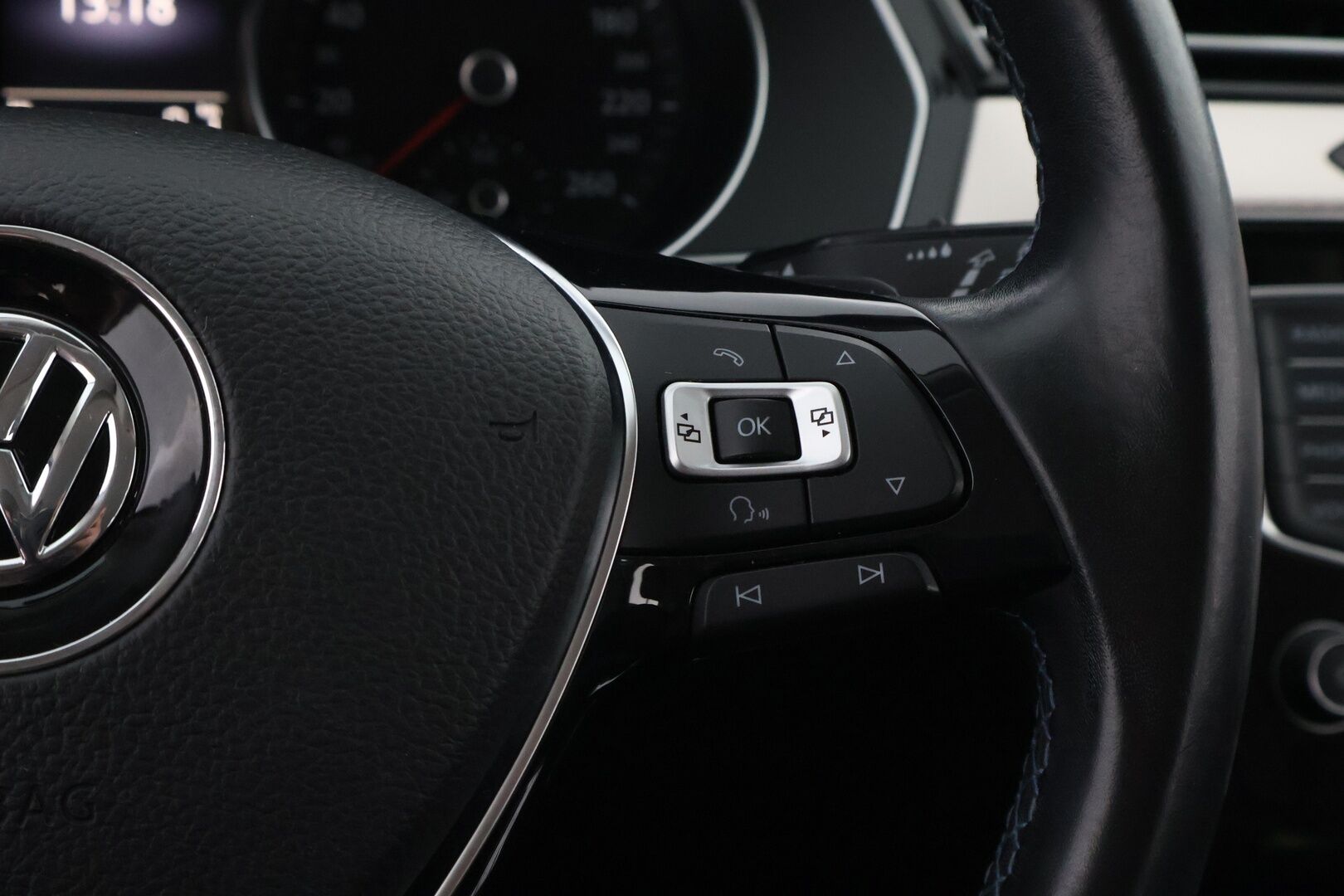 Volkswagen Passat 2016 Variant GTE Plug-In Hybrid 160 kW DSG *Myydään vain yrityksille!* - * Tämä auto myydään YritysOutlet -valikoimasta vain yritykselle* Webasto / P-kamera / ACC / Koukku / Led-ajovalot / Nahka-Alcantra*