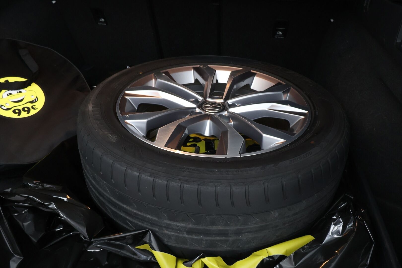 Volkswagen Passat 2016 Variant GTE Plug-In Hybrid 160 kW DSG *Myydään vain yrityksille!* - * Tämä auto myydään YritysOutlet -valikoimasta vain yritykselle* Webasto / P-kamera / ACC / Koukku / Led-ajovalot / Nahka-Alcantra*