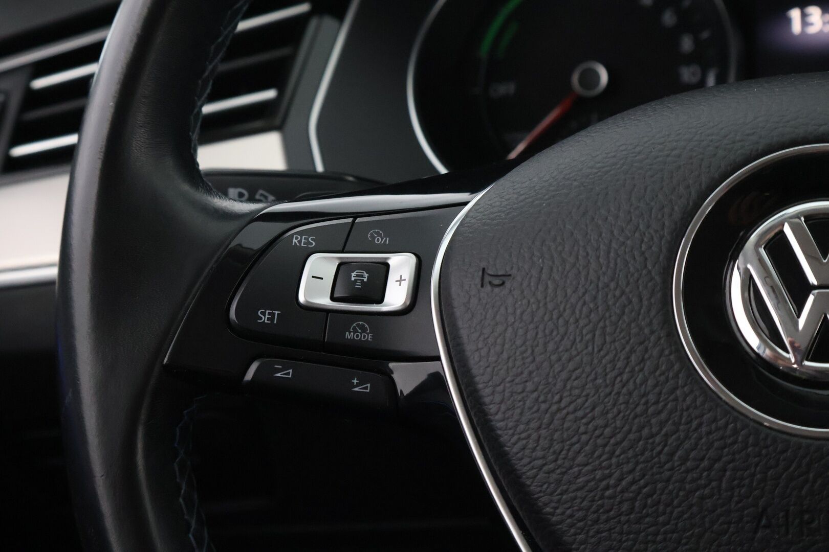 Volkswagen Passat 2016 Variant GTE Plug-In Hybrid 160 kW DSG *Myydään vain yrityksille!* - * Tämä auto myydään YritysOutlet -valikoimasta vain yritykselle* Webasto / P-kamera / ACC / Koukku / Led-ajovalot / Nahka-Alcantra*