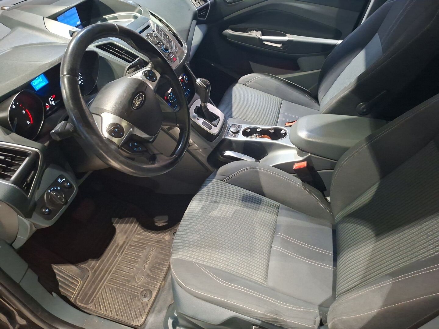 Ford Grand C-Max 2014 2,0 TDCi 140 hv PowerShift autom. Titanium Business A6 5-ovinen - YritysOutlet - Myydään vain yrityksille - – Tämä auto myydään YritysOutlet -valikoimasta vain yritykselle