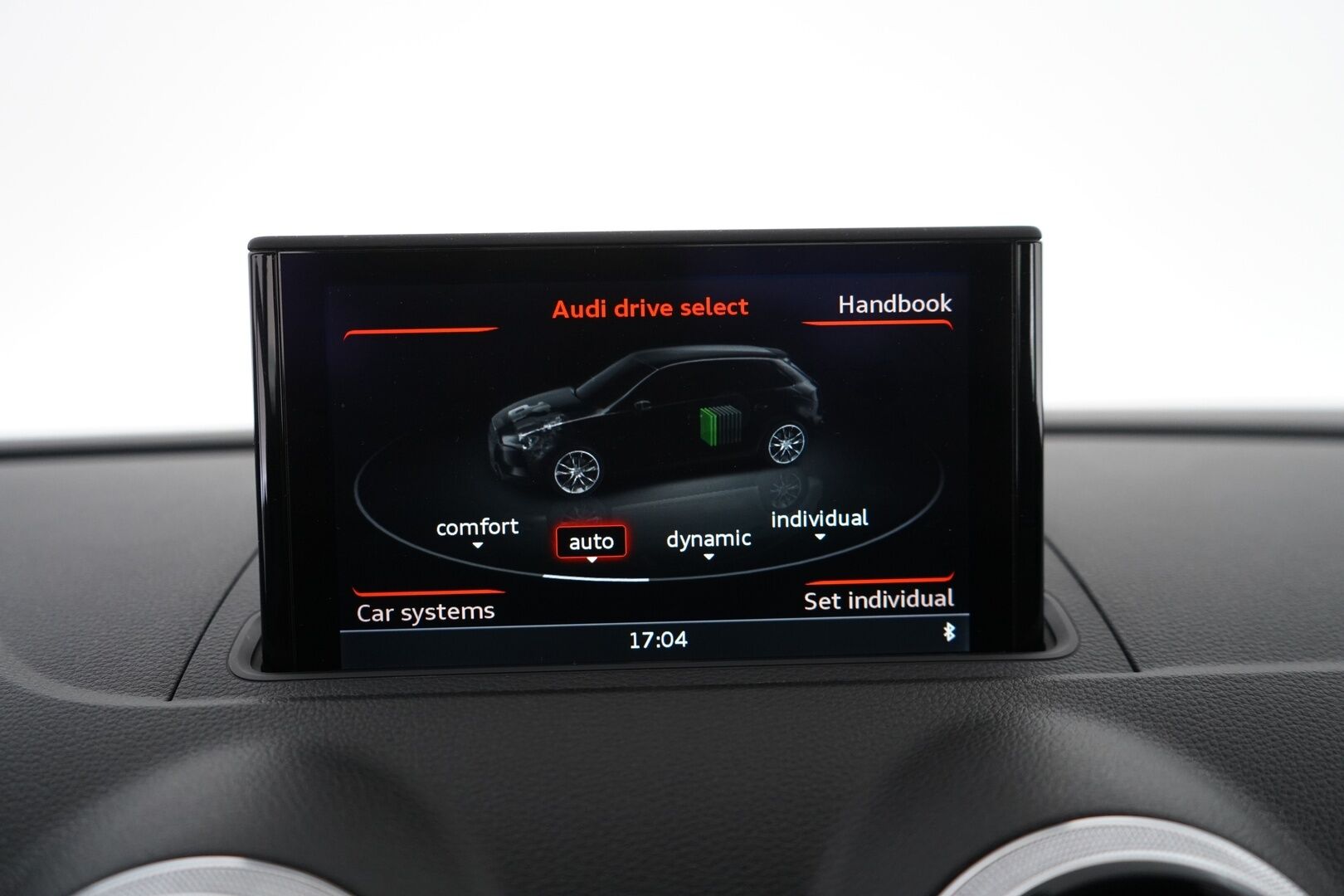 Audi A3 2015 Sportback Business Sport 1,4 TFSI e-tron S tronic - Kattoluukku | Sporttipenkit | Vakkari | P-Tutka | Suomi-auto | Viimeisin huolto 86tkm | Kahdet renkaat Audin vanteilla | Täydellinen huoltohistoria