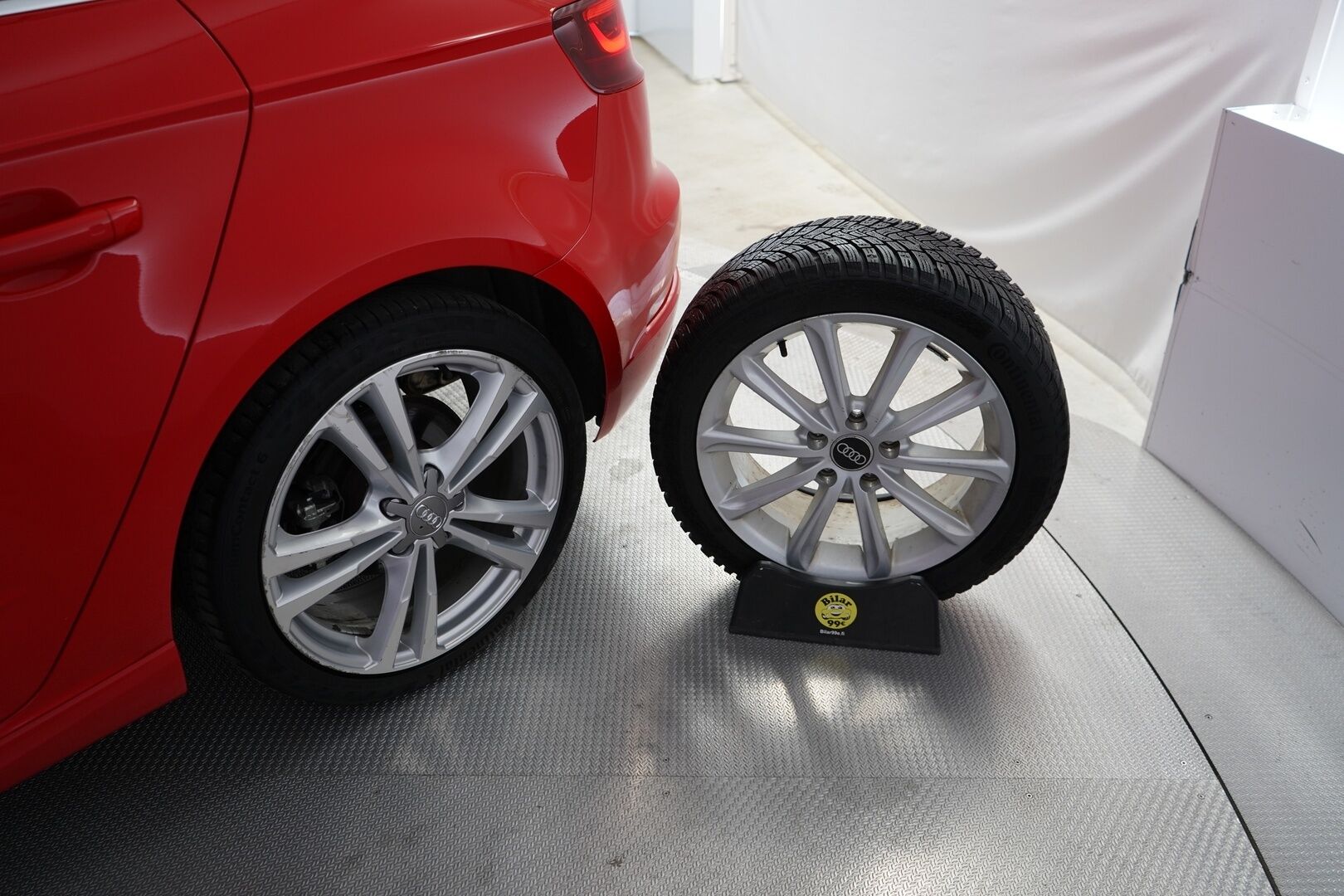 Audi A3 2015 Sportback Business Sport 1,4 TFSI e-tron S tronic - Kattoluukku | Sporttipenkit | Vakkari | P-Tutka | Suomi-auto | Viimeisin huolto 86tkm | Kahdet renkaat Audin vanteilla | Täydellinen huoltohistoria