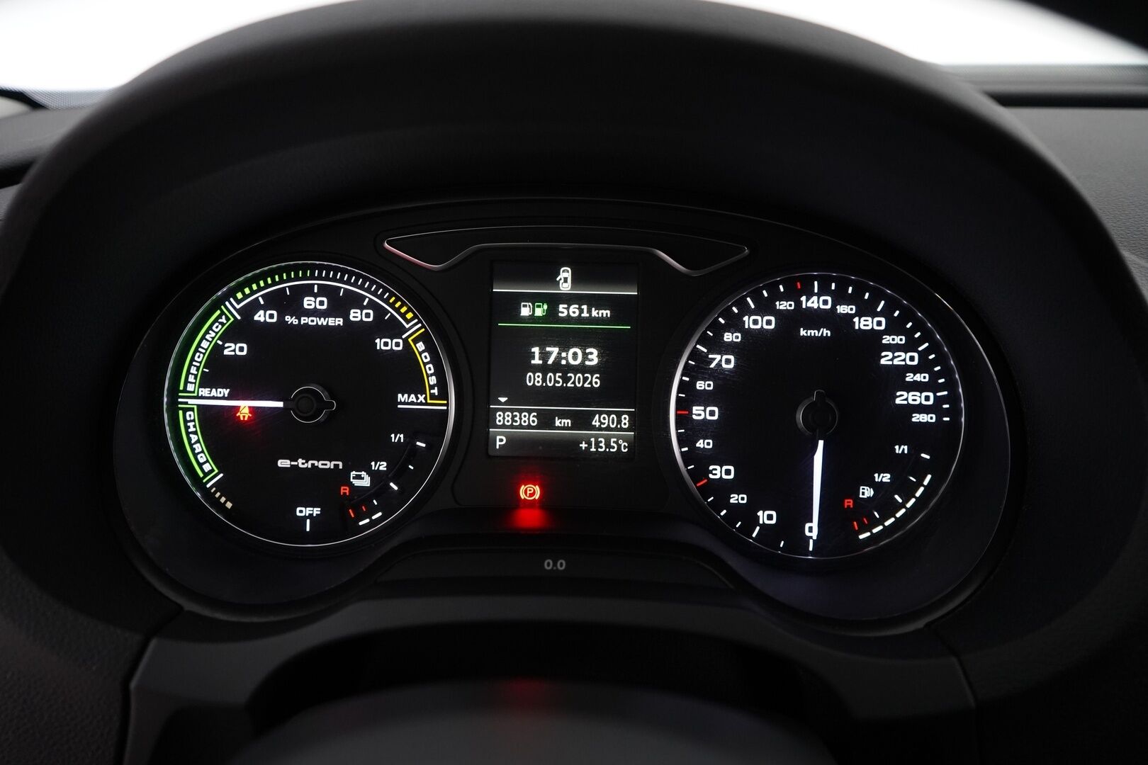 Audi A3 2015 Sportback Business Sport 1,4 TFSI e-tron S tronic - Kattoluukku | Sporttipenkit | Vakkari | P-Tutka | Suomi-auto | Viimeisin huolto 86tkm | Kahdet renkaat Audin vanteilla | Täydellinen huoltohistoria