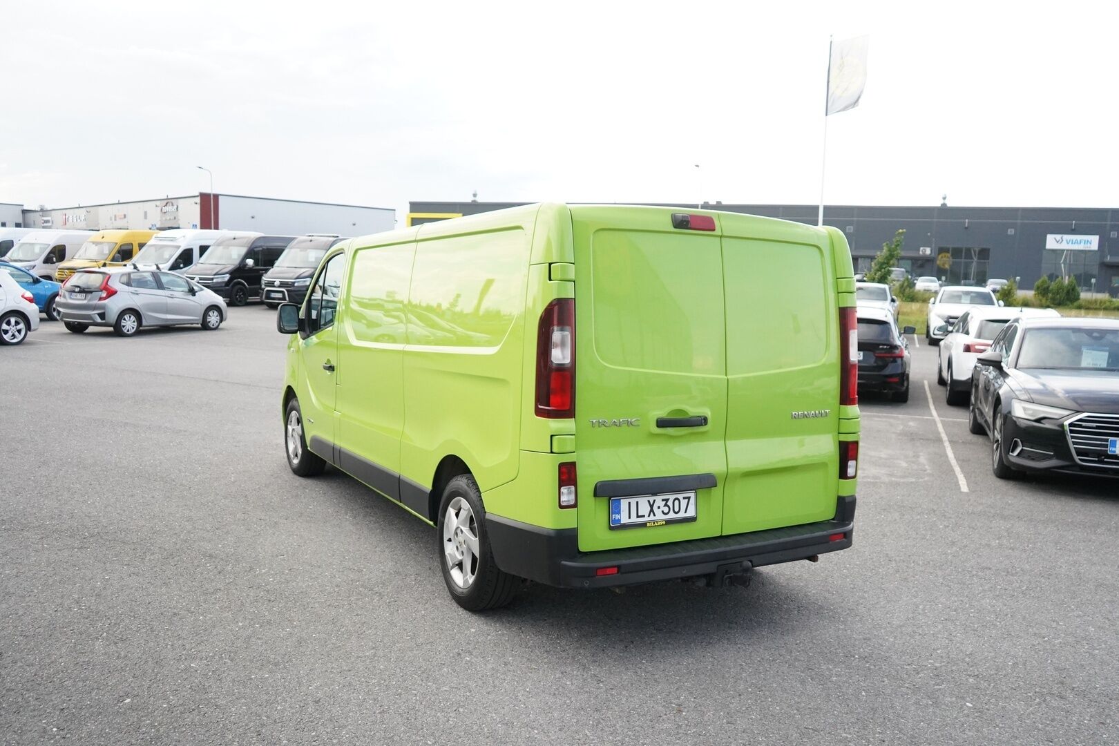 Renault Trafic 2015 dCi 120 TwinTurbo L2H1 6,0 m3 NAVI+ * Vakkari / Eberspächer / Navi / P.Kamera / Vetokoukku * - Suomi-auto / Särmä huoltokirja 144tkm / Juuri katsastettu