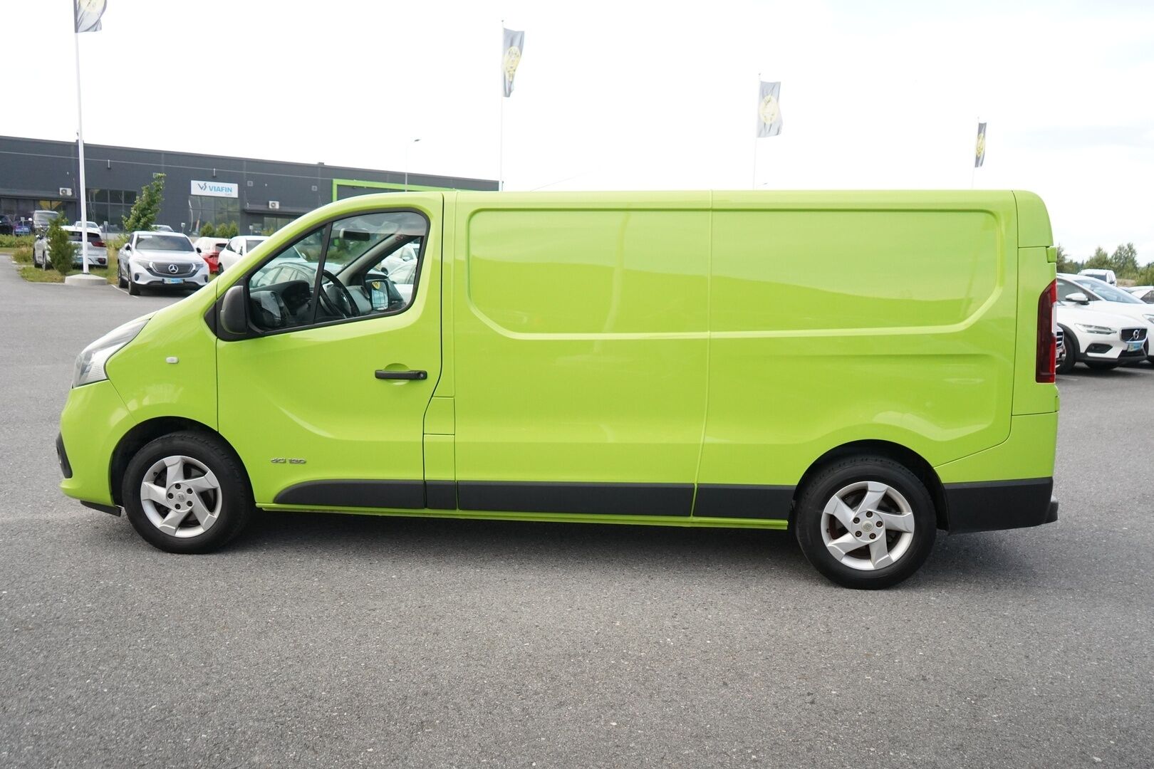 Renault Trafic 2015 dCi 120 TwinTurbo L2H1 6,0 m3 NAVI+ * Vakkari / Eberspächer / Navi / P.Kamera / Vetokoukku * - Suomi-auto / Särmä huoltokirja 144tkm / Juuri katsastettu