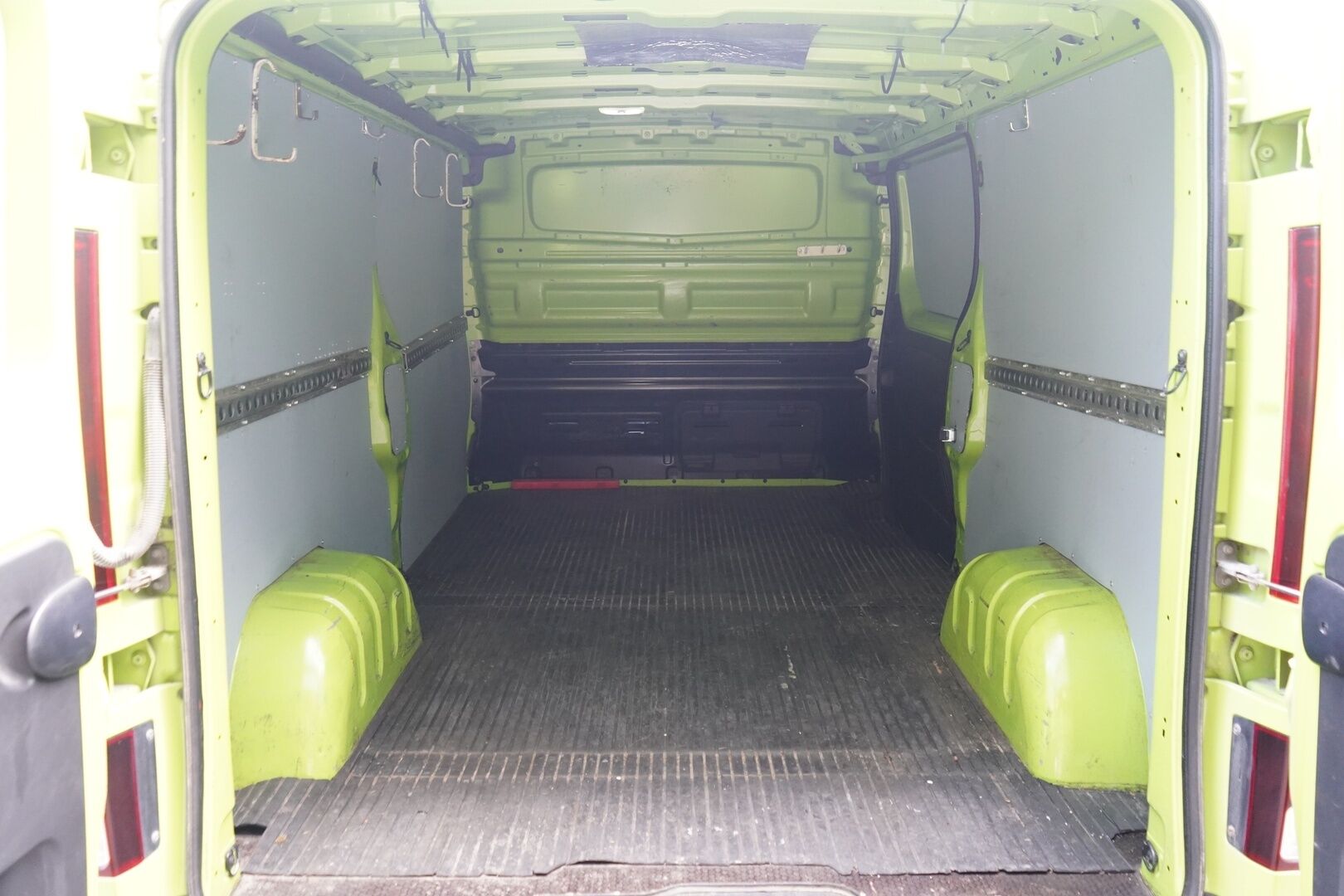 Renault Trafic 2015 dCi 120 TwinTurbo L2H1 6,0 m3 NAVI+ * Vakkari / Eberspächer / Navi / P.Kamera / Vetokoukku * - Suomi-auto / Särmä huoltokirja 144tkm / Juuri katsastettu